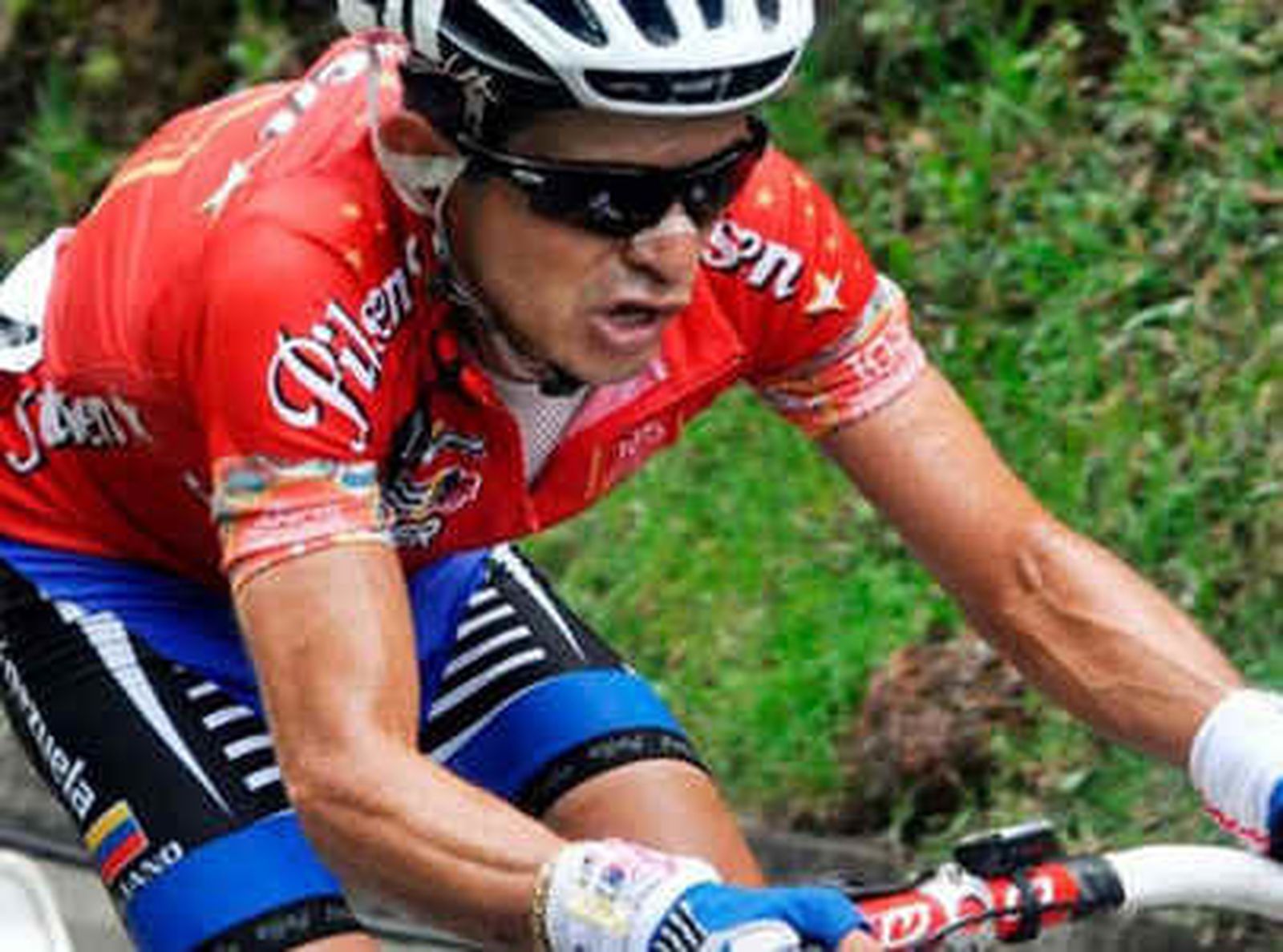 Contador da otro golpe al Giro y cede el triunfo a Rujano