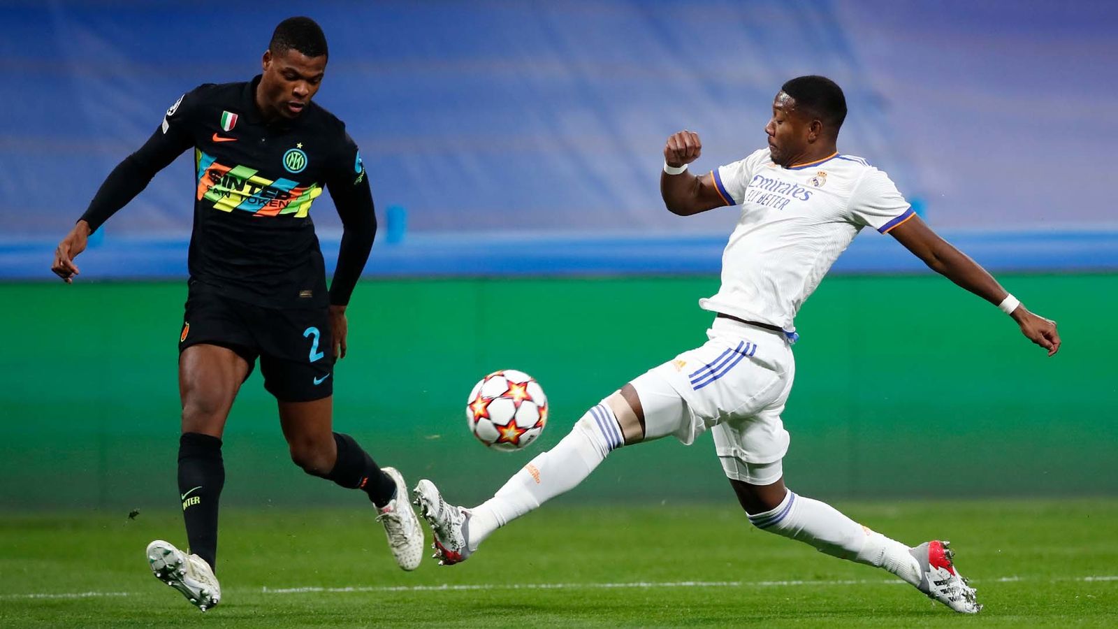 Alaba ante el Inter de Milán