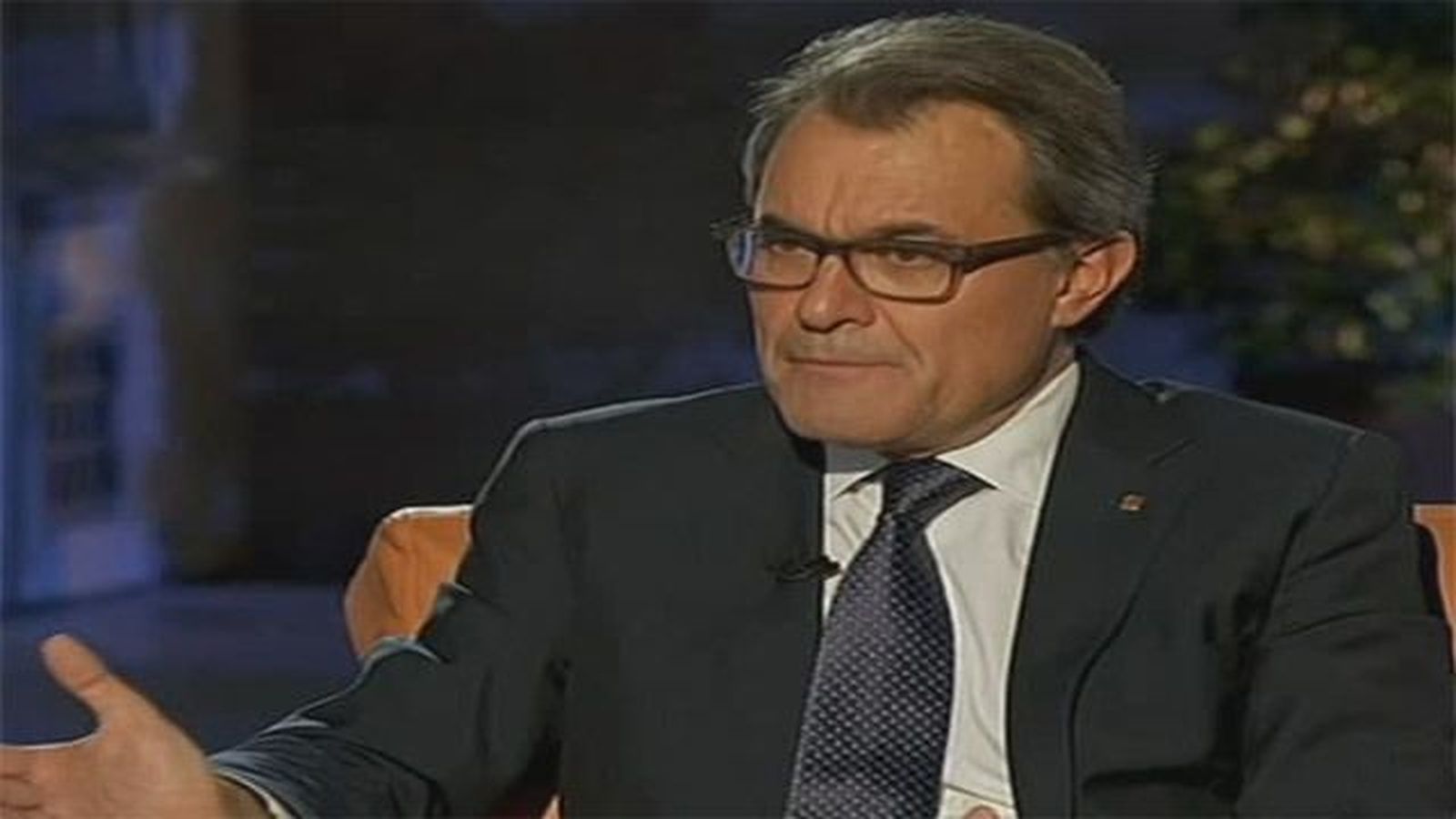 El Mundo informa de la posible conexión de Mas con negocios ilegales de los Pujol