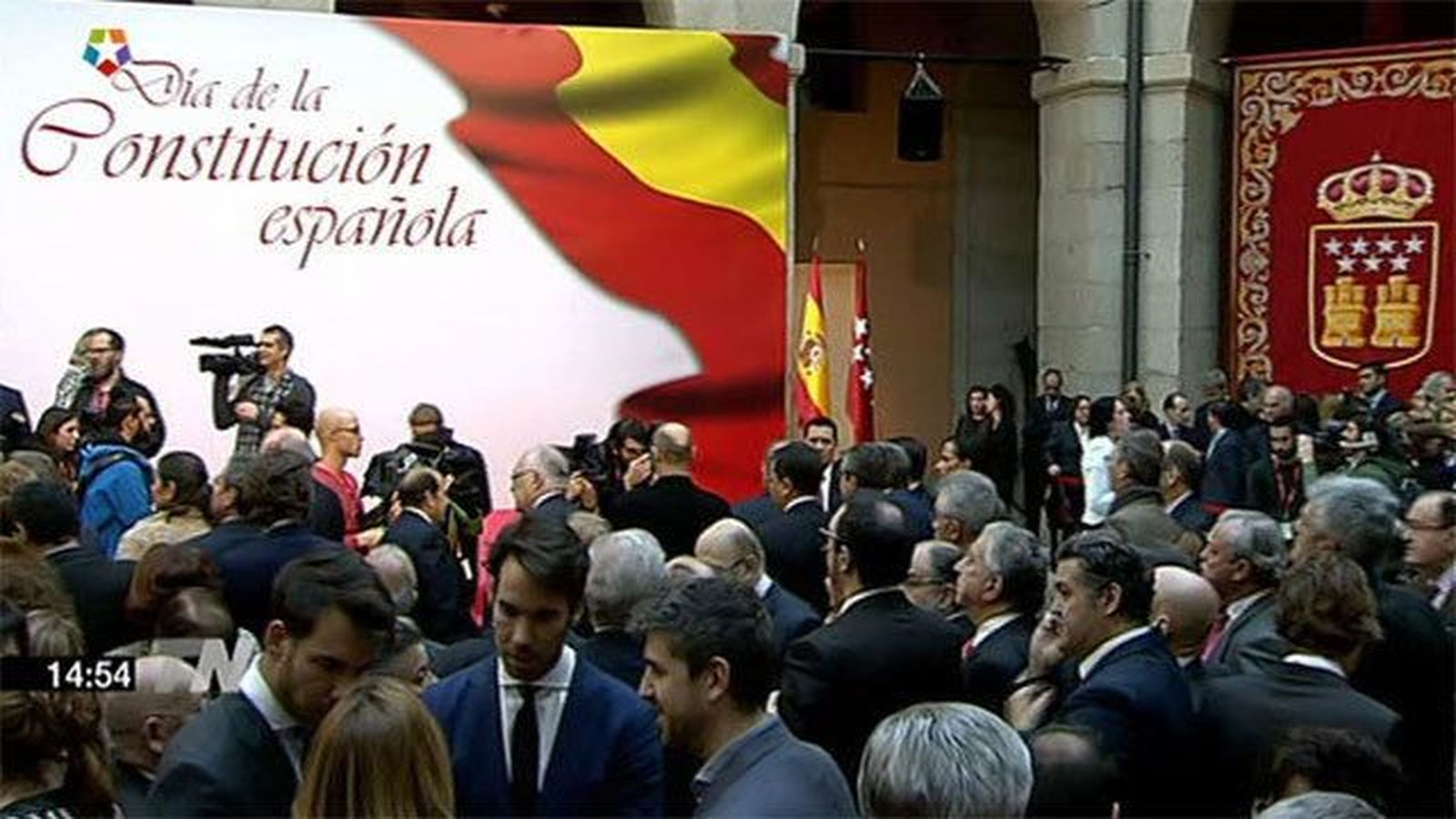 Violencia en el fútbol y reforma de la Constitución protagonizan los corrillos