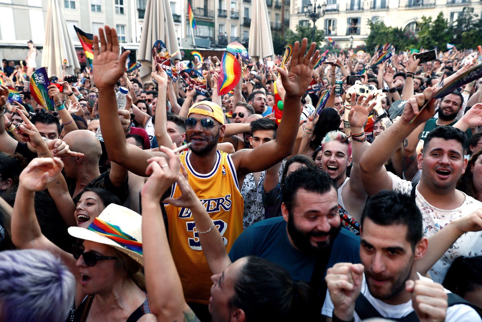Asistentes al pregón del Orgullo 2019, celebrado en la plaza Pedro Zerolo