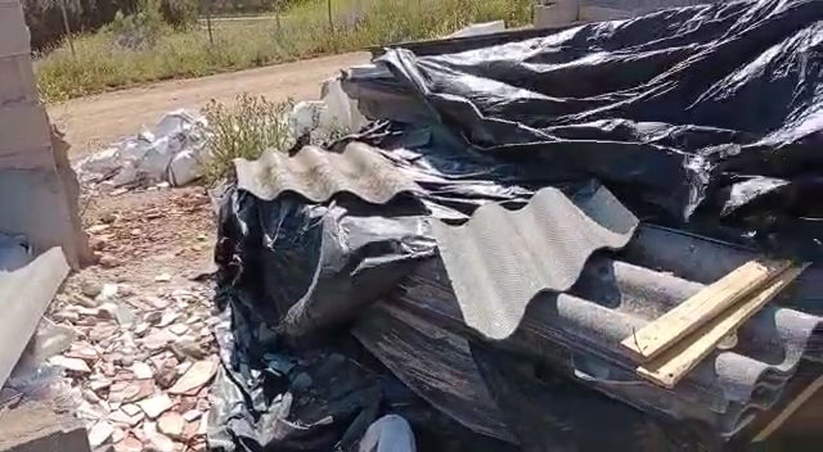 Vertido de amianto en un paraje natural de Alcorcón