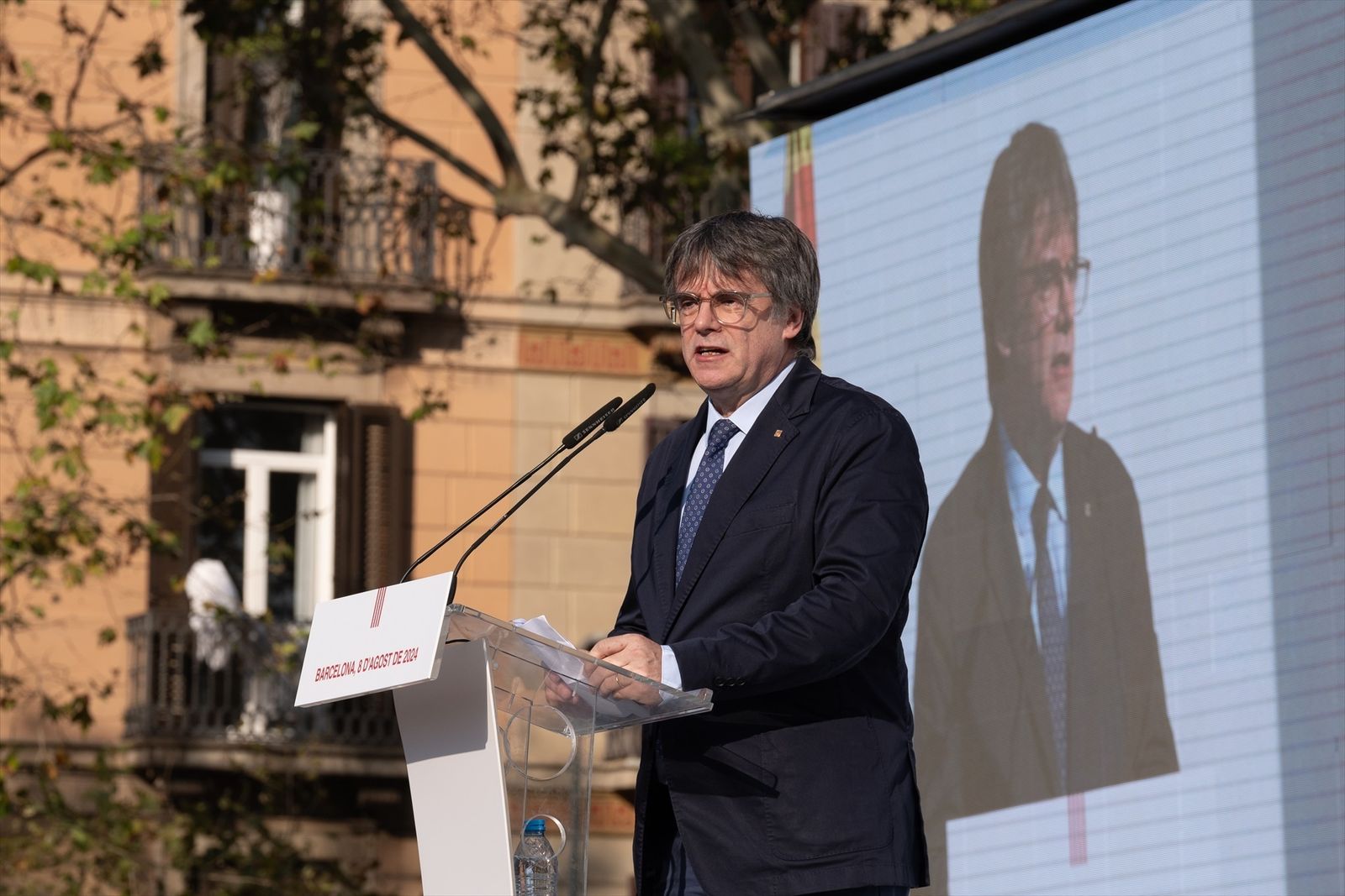 Carles Puigdemont reaperece en Cataluña