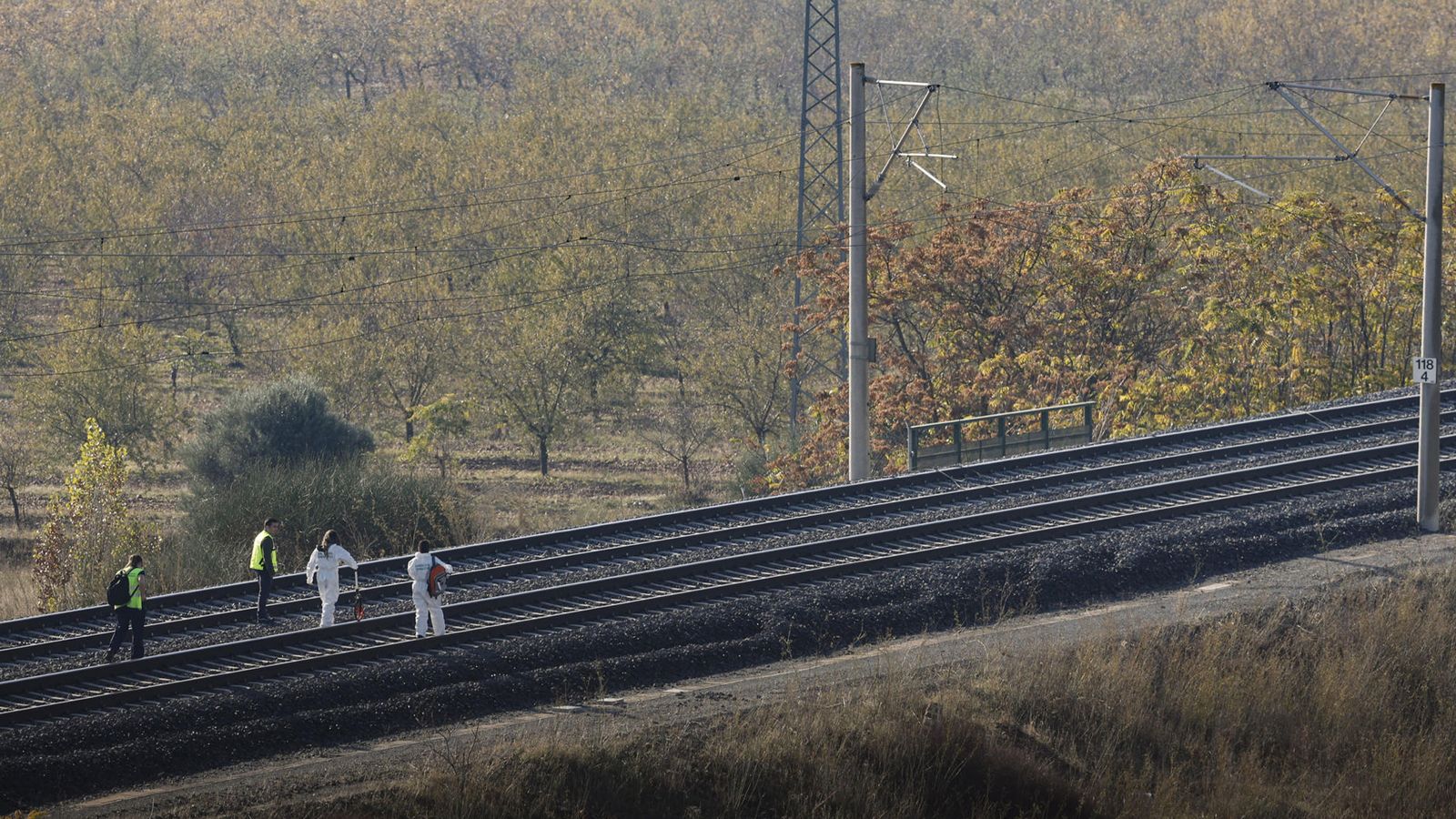 Trabajos en el lugar del accidente ferroviario de Urda (Toledo)