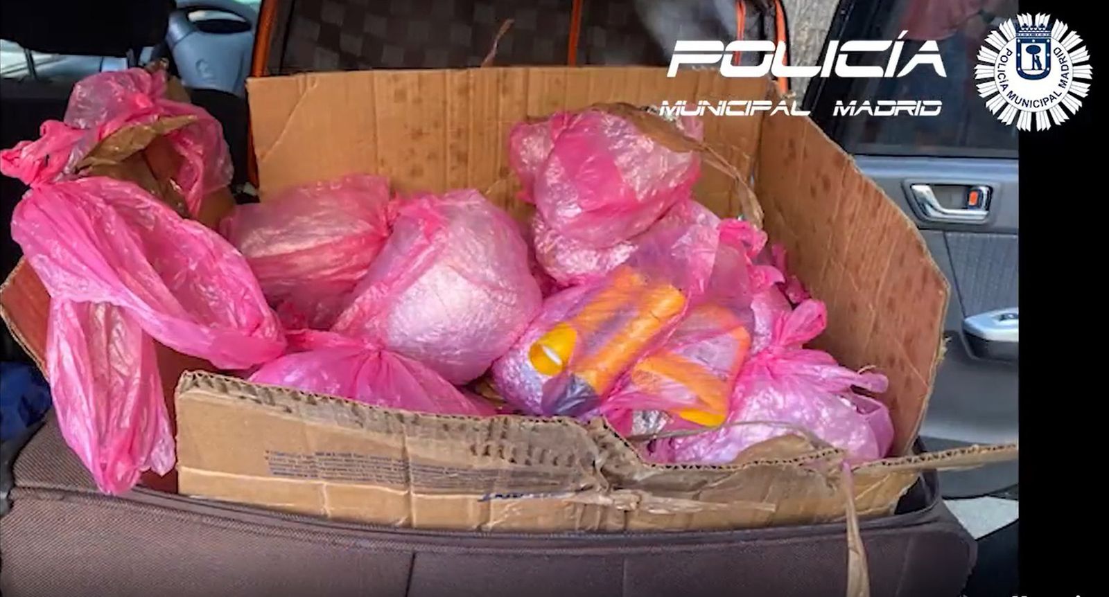 Detenido con una maleta llena de medicamentos ilegales