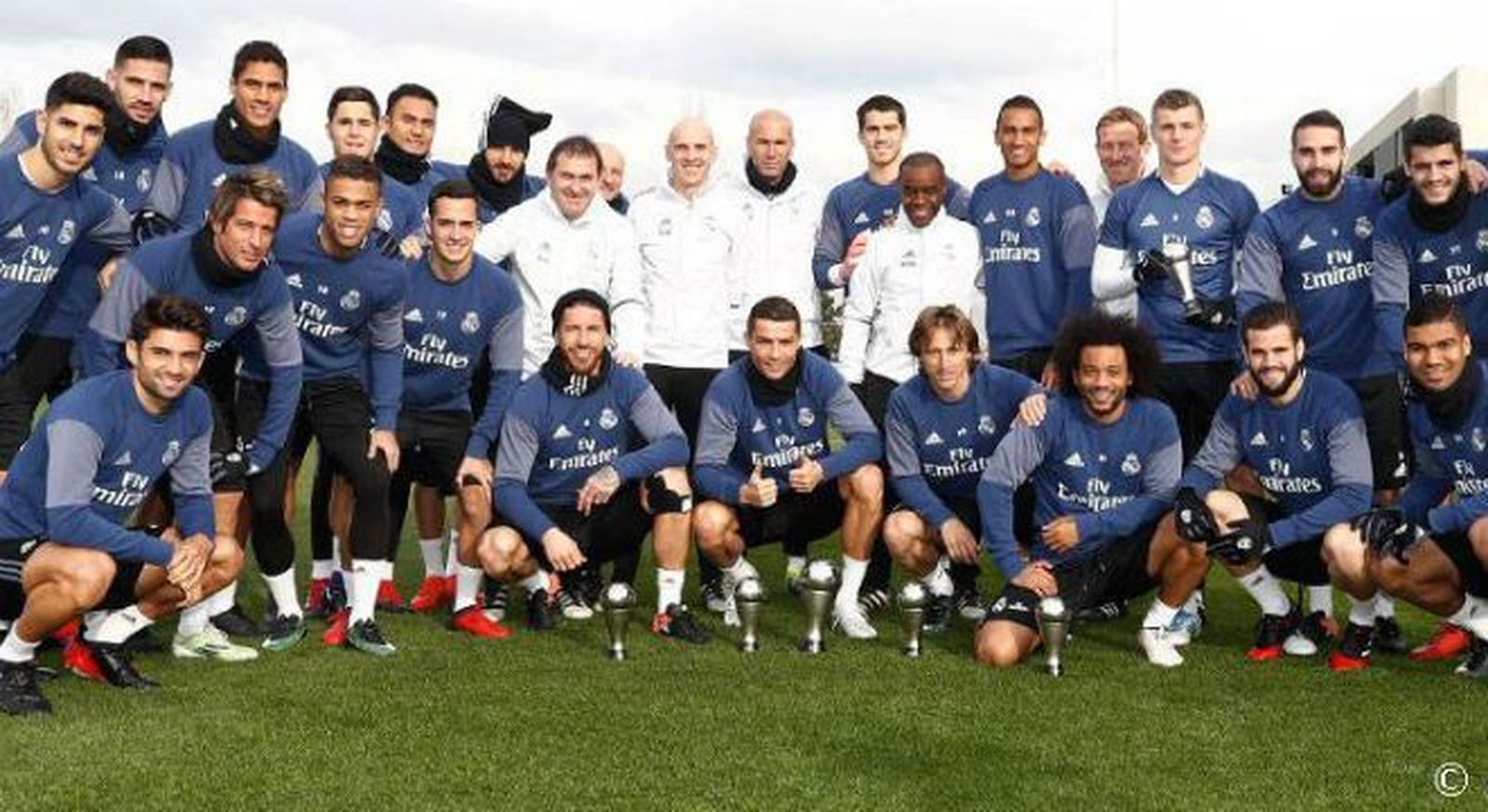 La plantilla del Real Madrid presume de 'The Best'