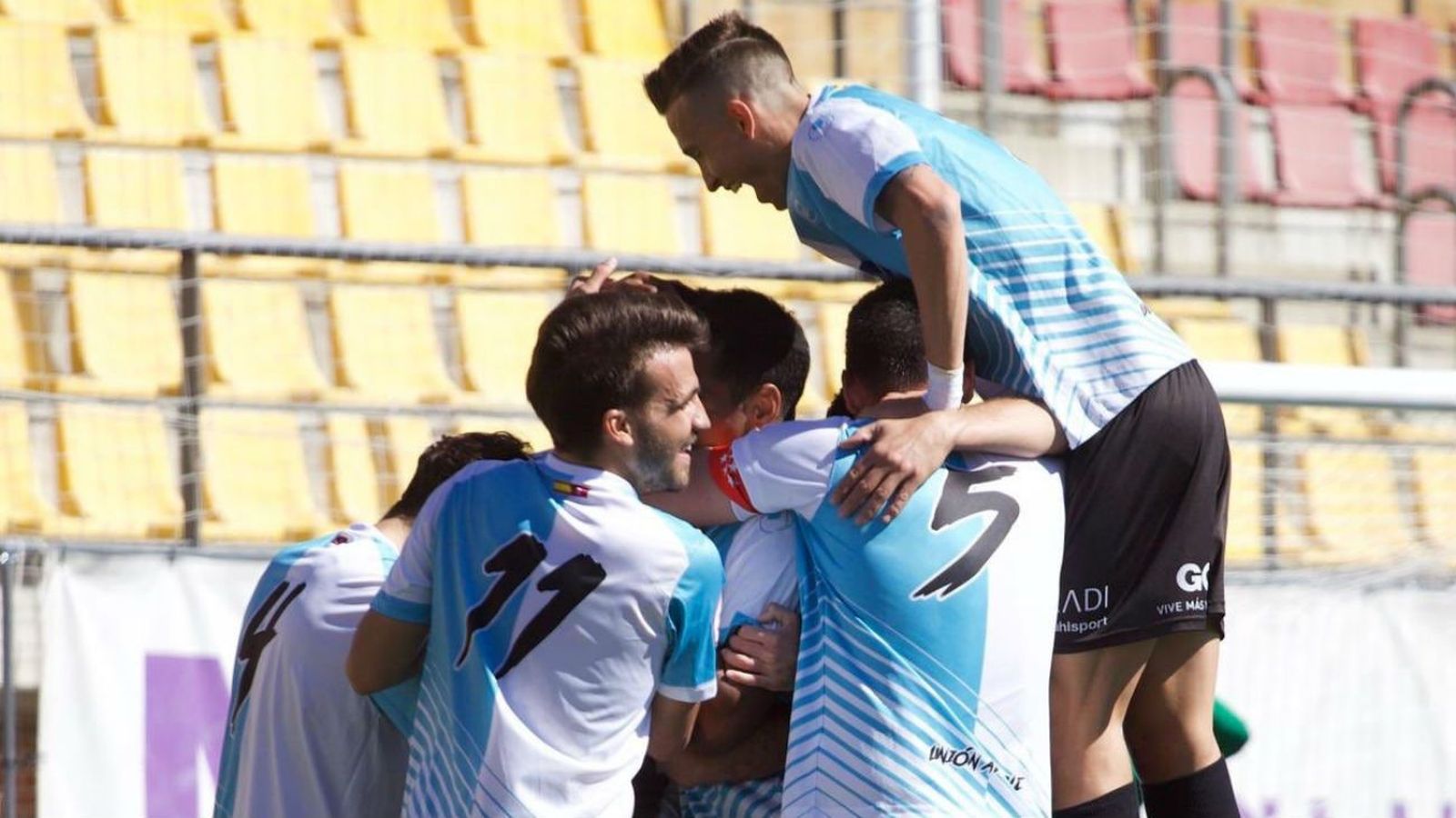 Gol Álvaro Sánchez, del Adarve, al Navalcarnero (1-2)