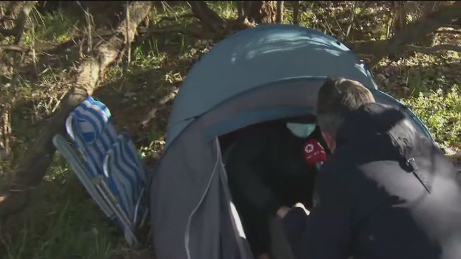 Abel vive en la ribera del Henares: “No tiro la toalla, saldré como pueda; si pierdes la esperanza, te entierran”