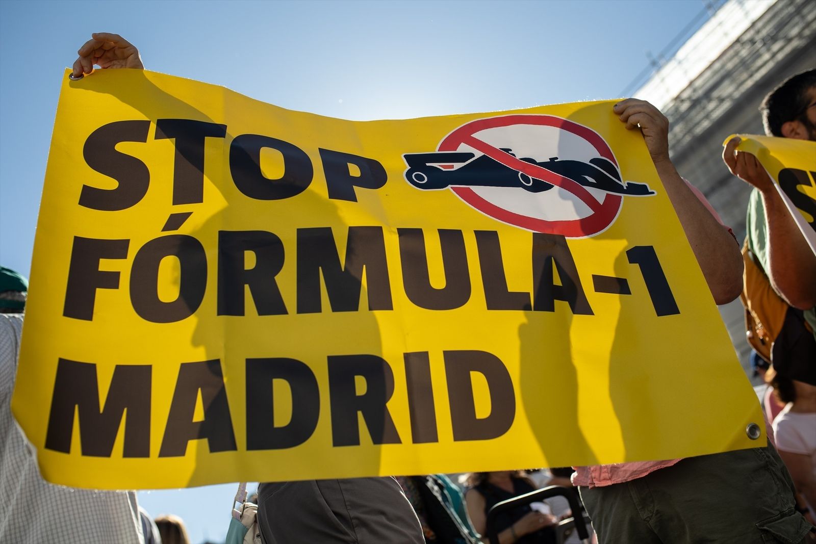 Vecindad de Hortaleza sale a la calle para denunciar el impacto del circuito de Fórmula 1 en el barrio