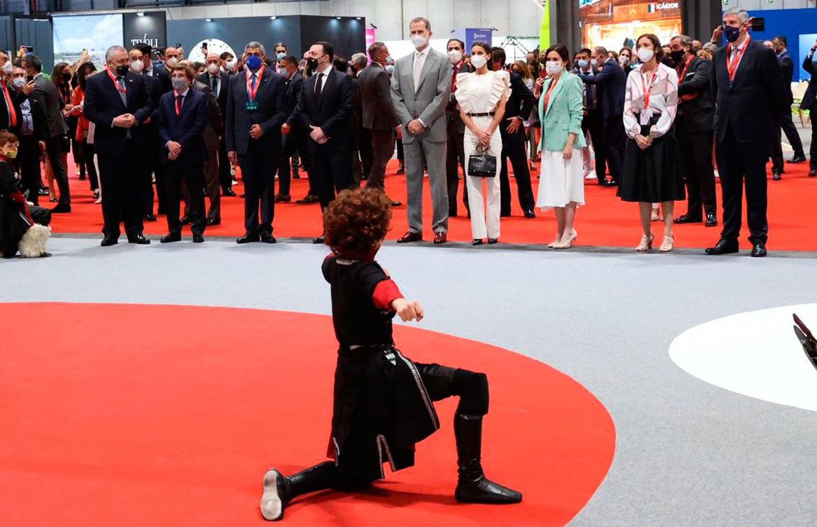 Los reyes abren un Fitur especial que muestra que el turismo "está de vuelta"