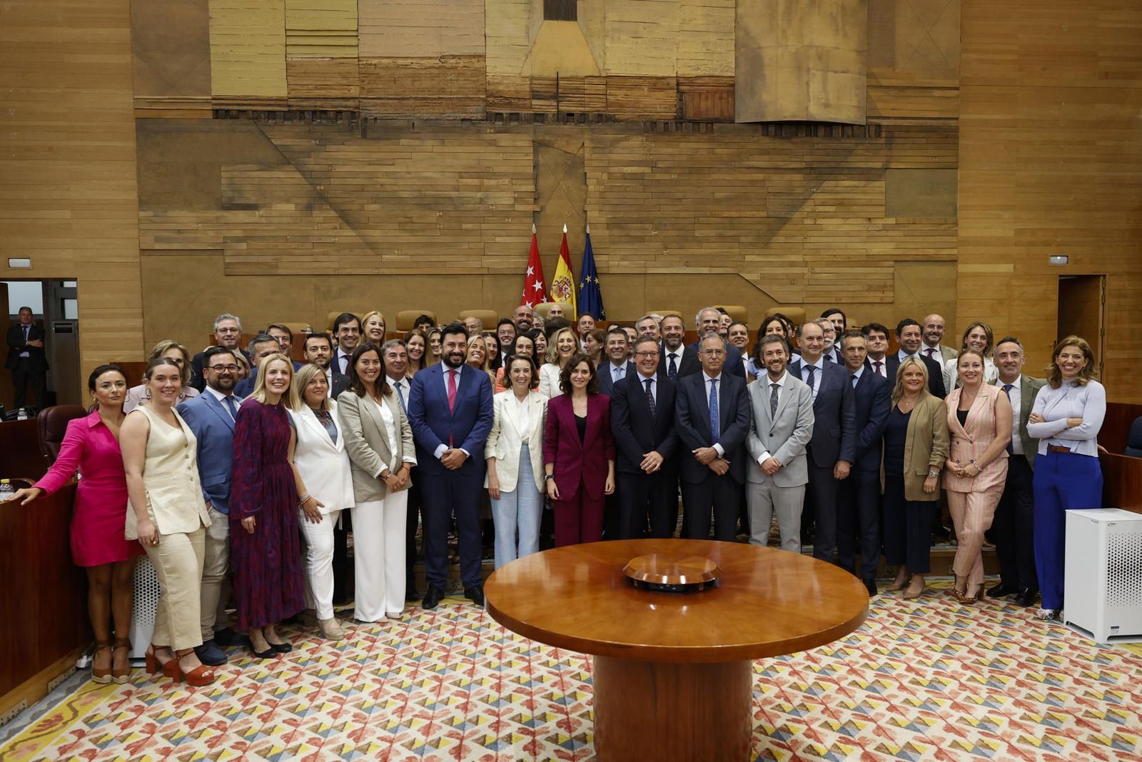 Díaz Ayuso es investida presidenta de la Comunidad de Madrid con mayoría absoluta