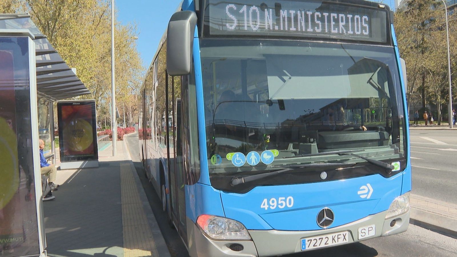 Primer día laborable con el cierre de la Línea 10 de Metro entre Nuevos Ministerios y Cuzco