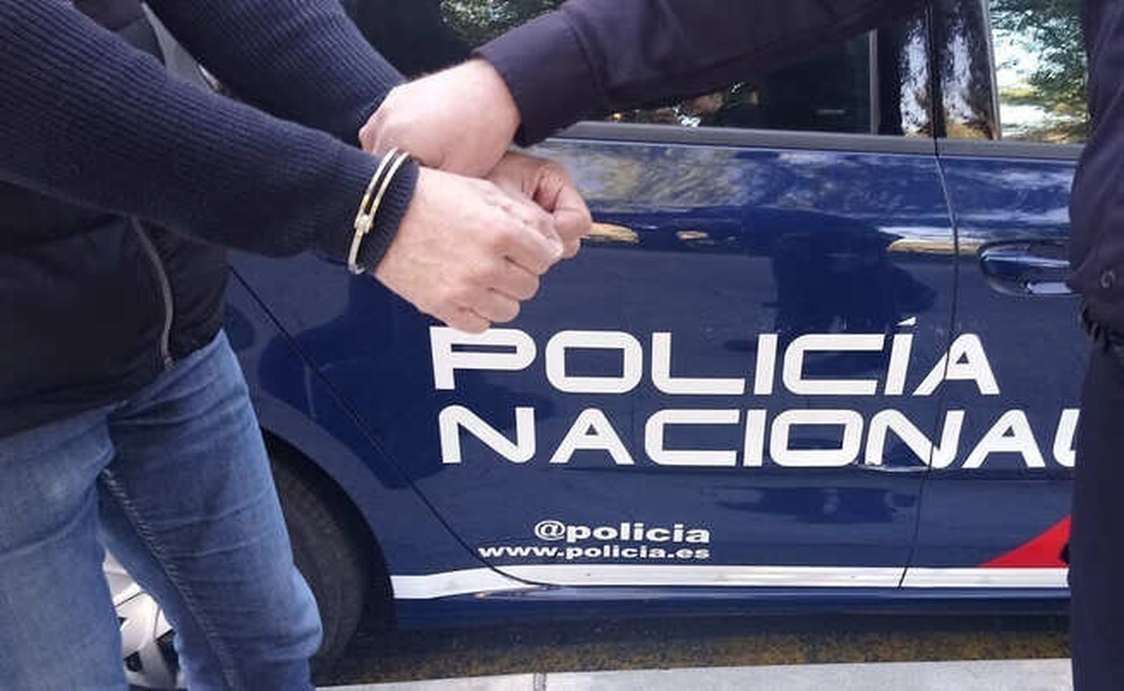 Imagen de una persona detenida por la Policía Nacional