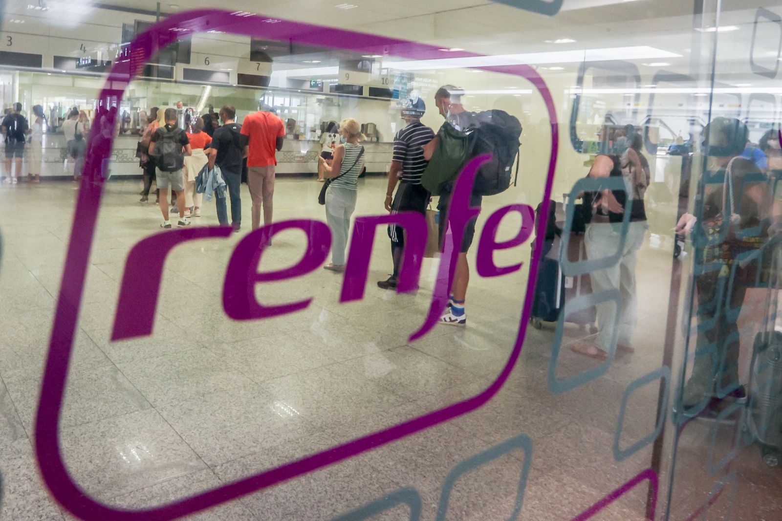 Atención al cliente en la estación de Cercanías de Chamartín
