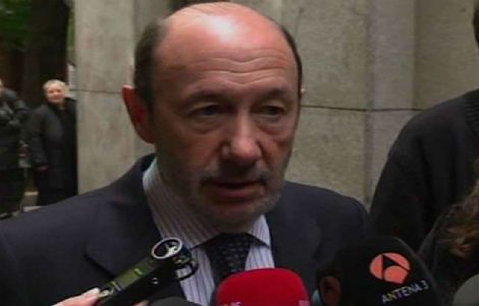La oposición se debate entre la petición de pacto, el rechazo y el excepticismo