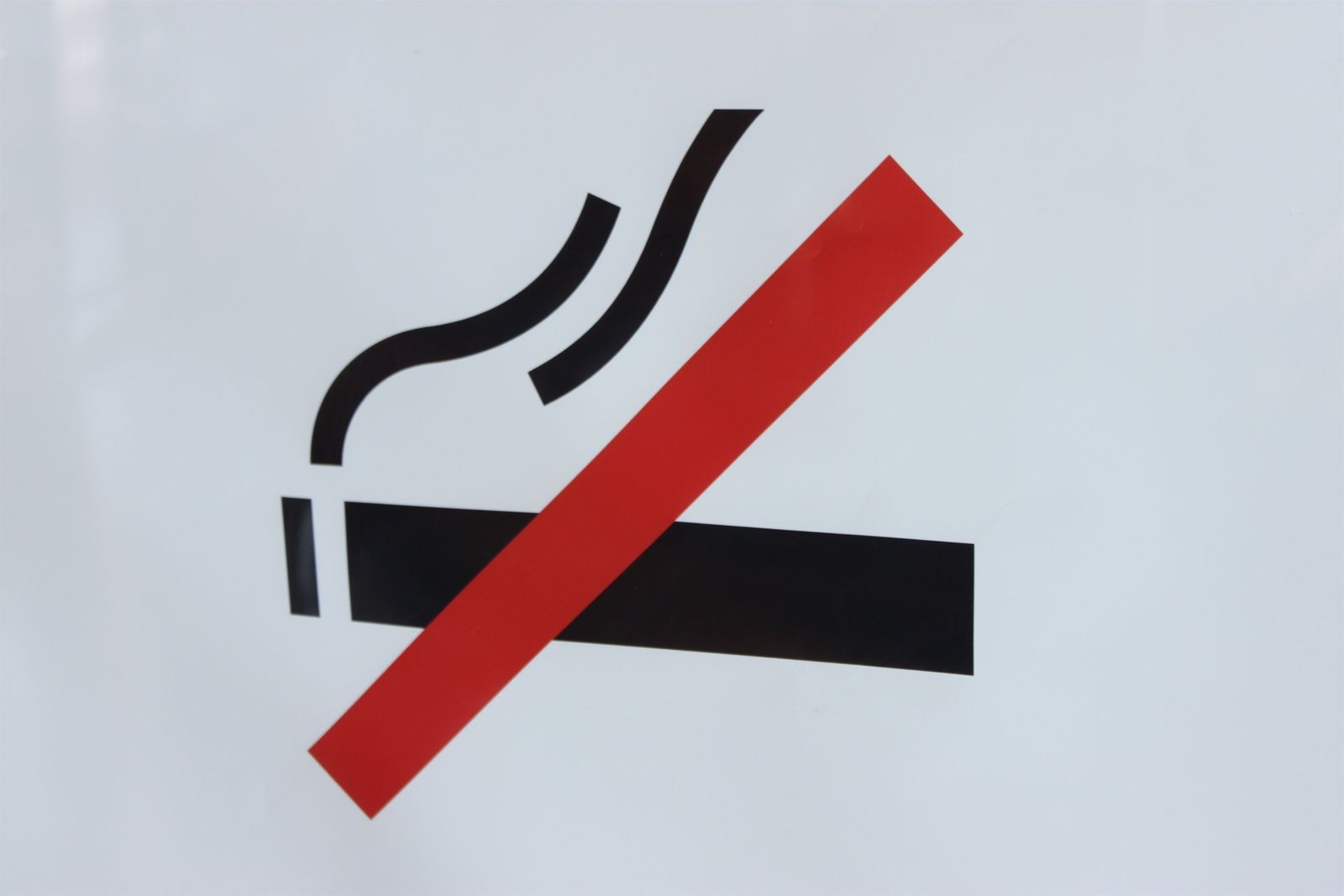Una iniciativa ciudadana busca un millón de firmas para pedir a la UE que prohíba el tabaco