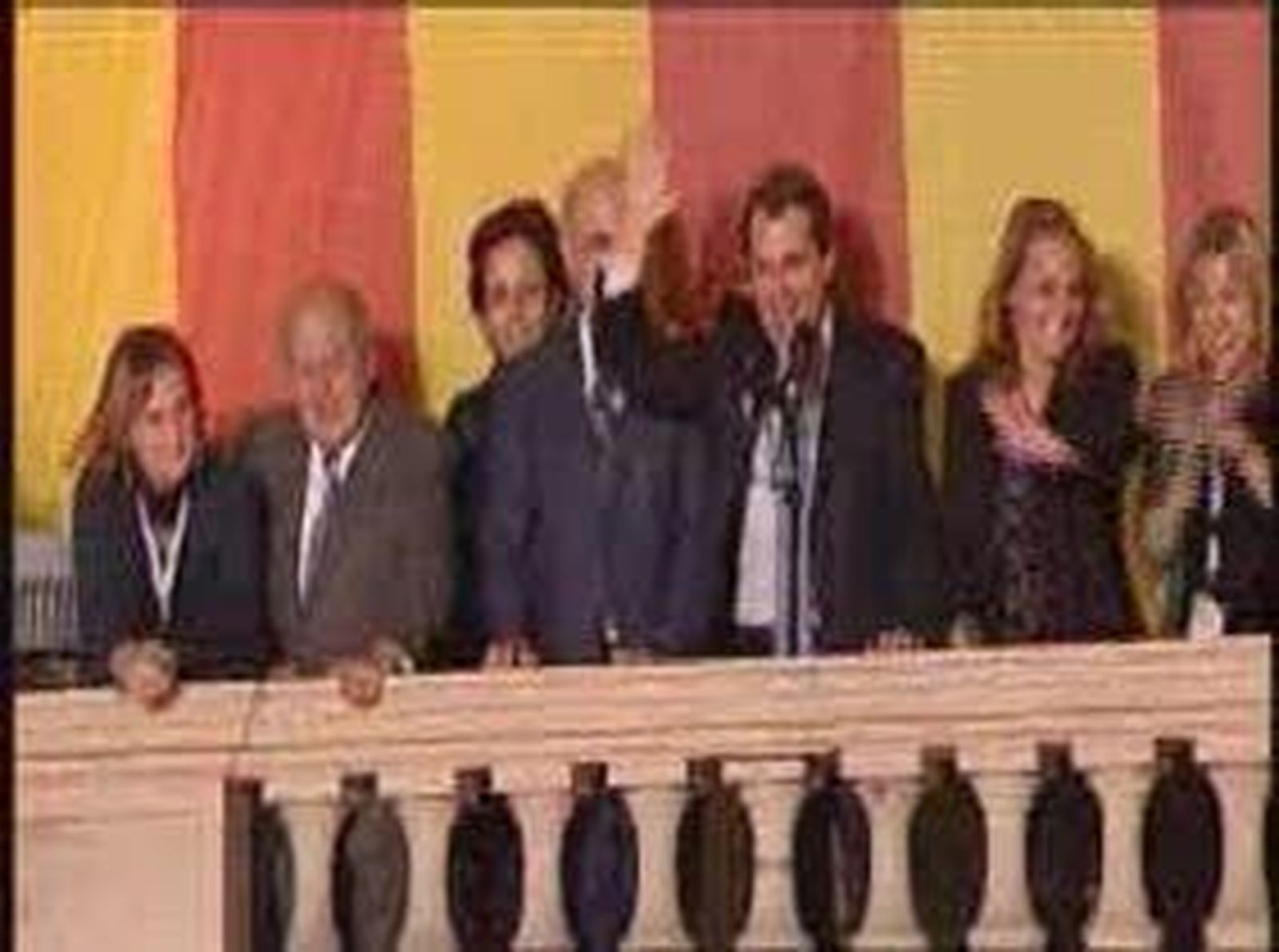 Mas gana en Cataluña y gobernará en solitario