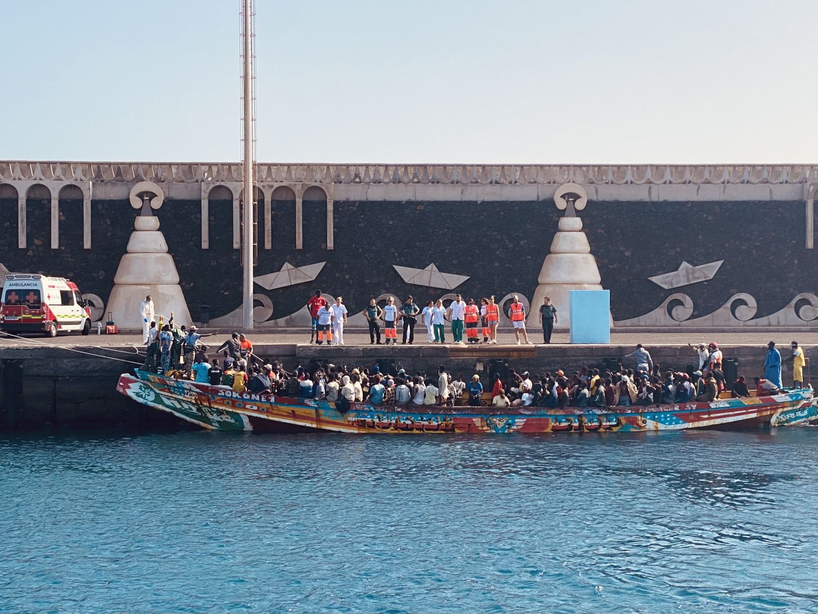 Cayuco llegado al puerto de La Restinga con 220 migrantes a bordo el día 10 de octubre