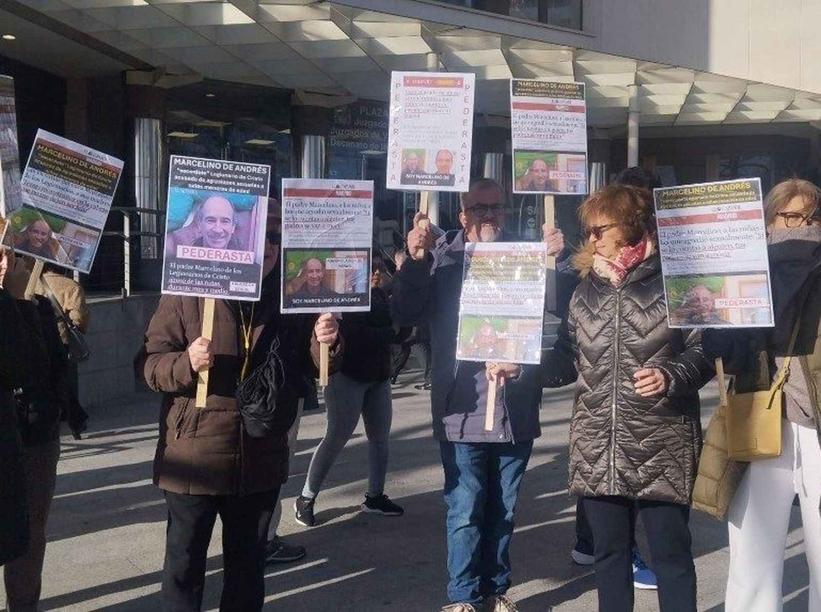 El excapellán del colegio Highlands niega ante el juez que abusara de las alumnas