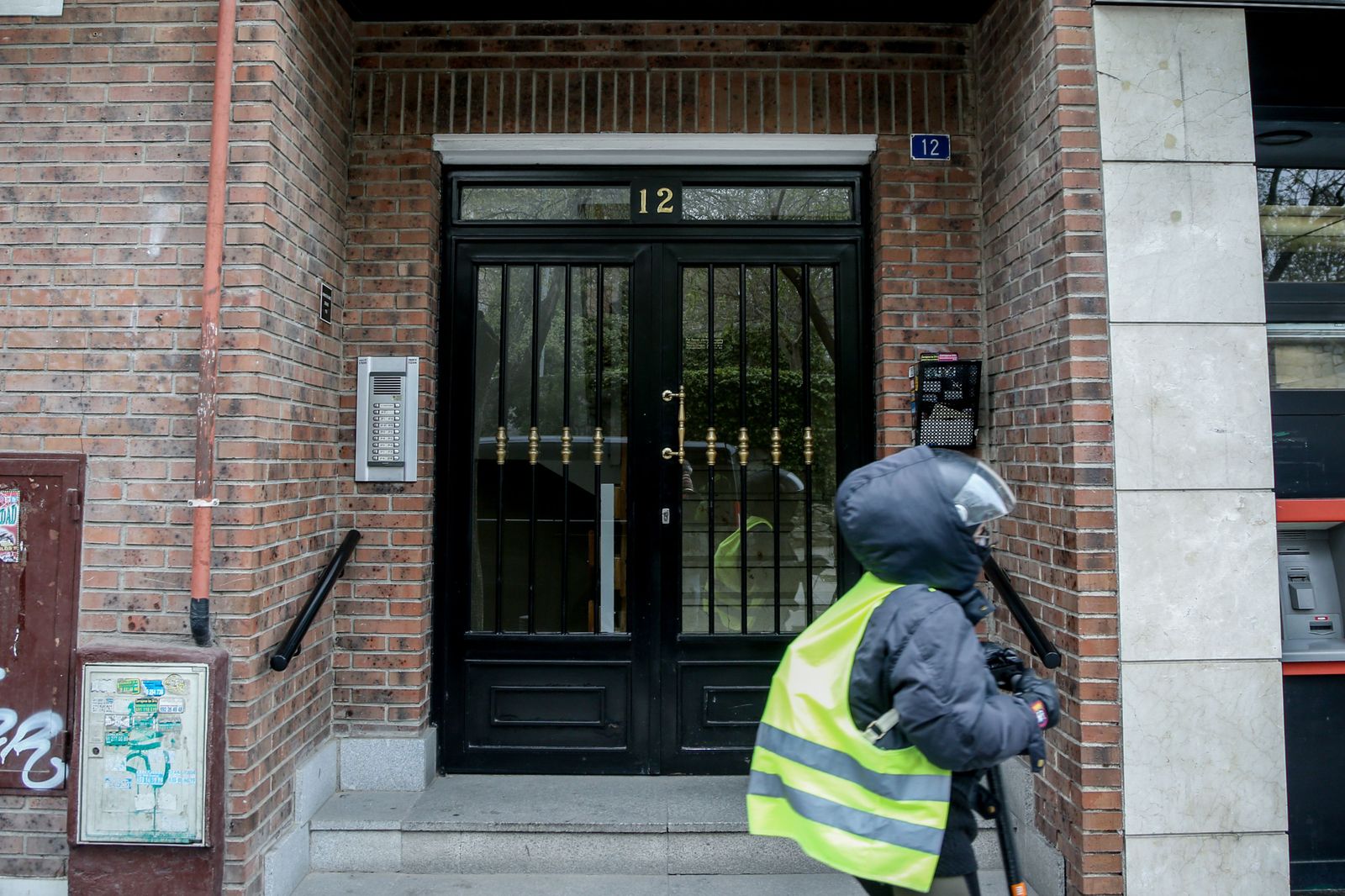 Las Rozas: buscan la mochila del menor implicado en la muerte de la pareja de su abuelo