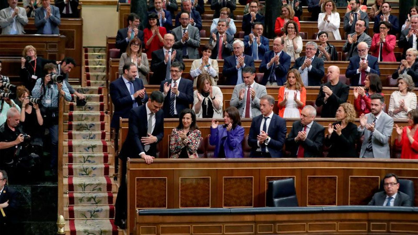 El PNV deja en bandeja la presidencia al socialista Pedro Sánchez