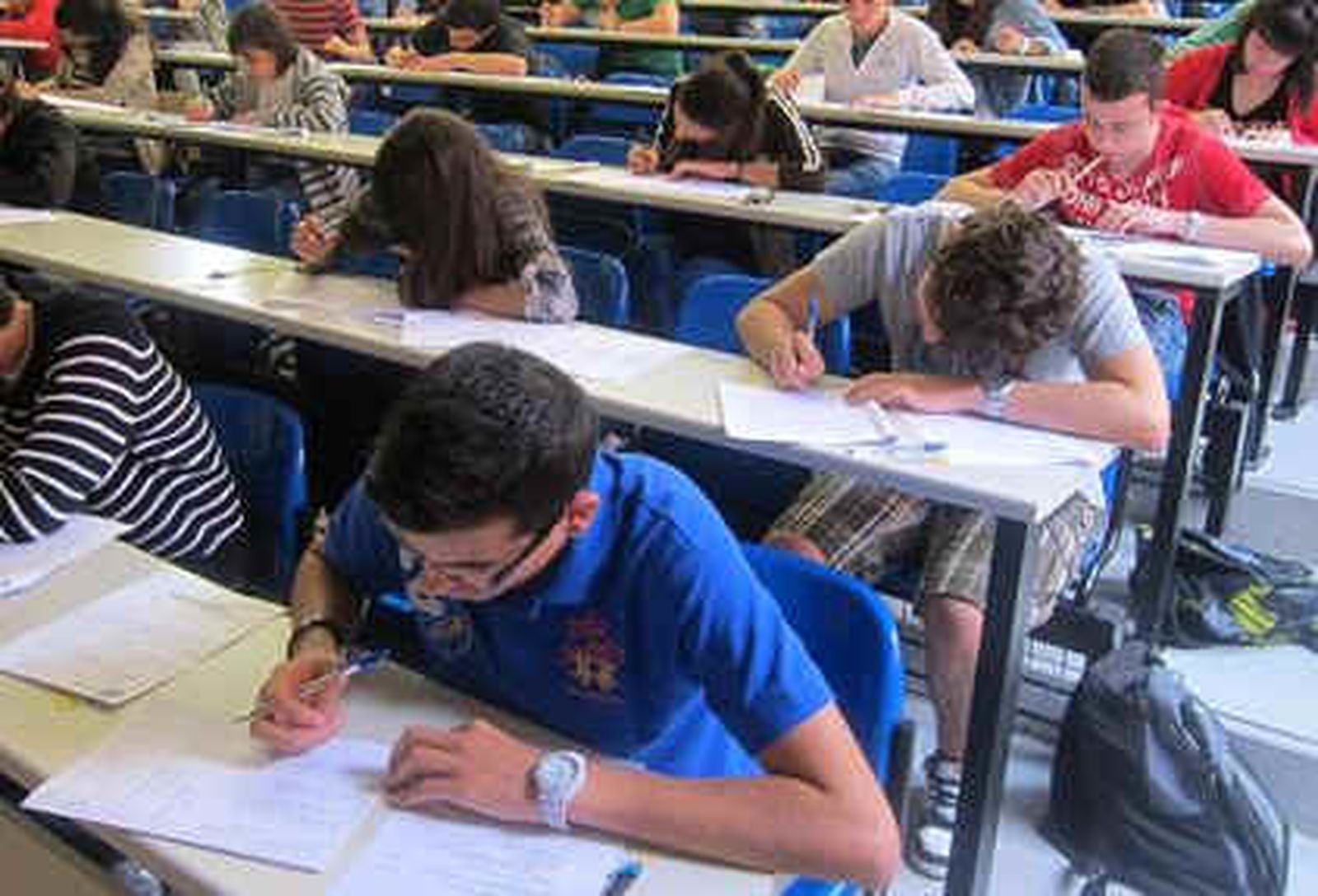 Alumnos protestan por la "falta de rigor" del examen de Física de Selectividad