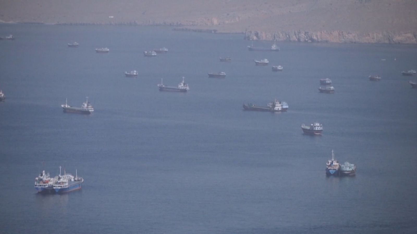 Barcos en el estrecho de Ormuz