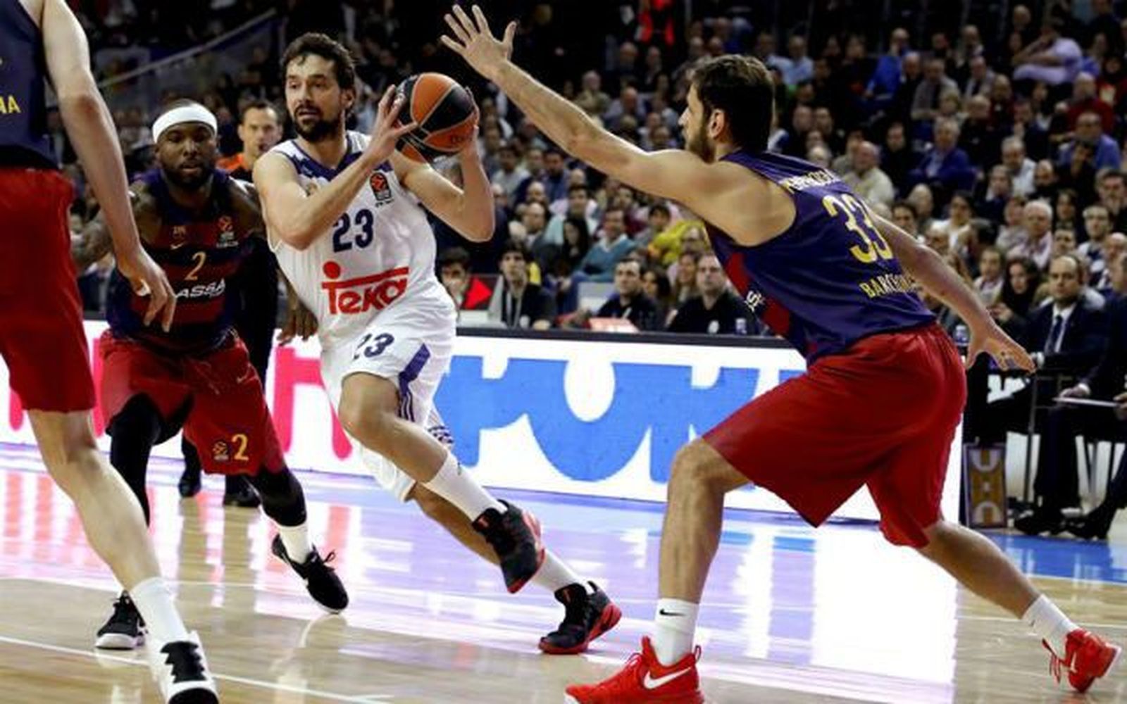 85-69. El Madrid machaca al Barça y se asegura el factor cancha para el playoff