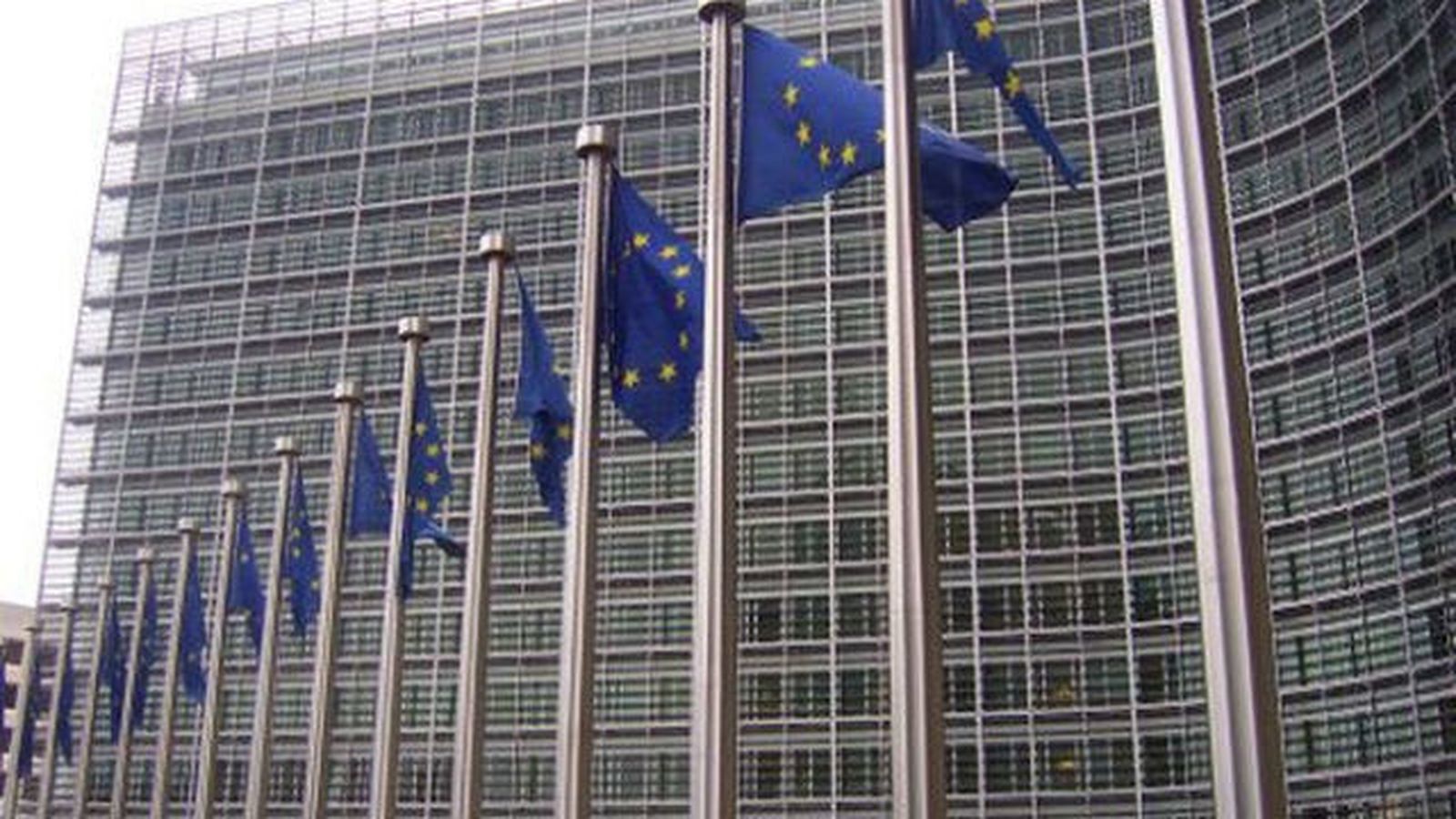 España se compromete con Bruselas a cerrar los presupuestos de 2016 en julio