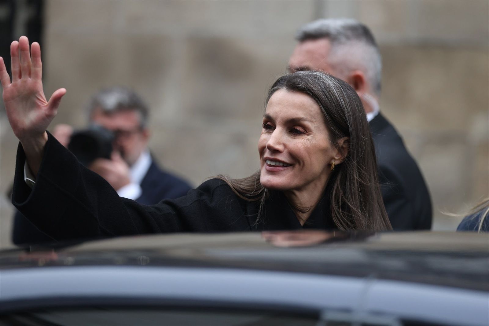La reina Letizia entrega los Premios de Periodismo de El Mundo a Emma Tucker y Laurent Richard