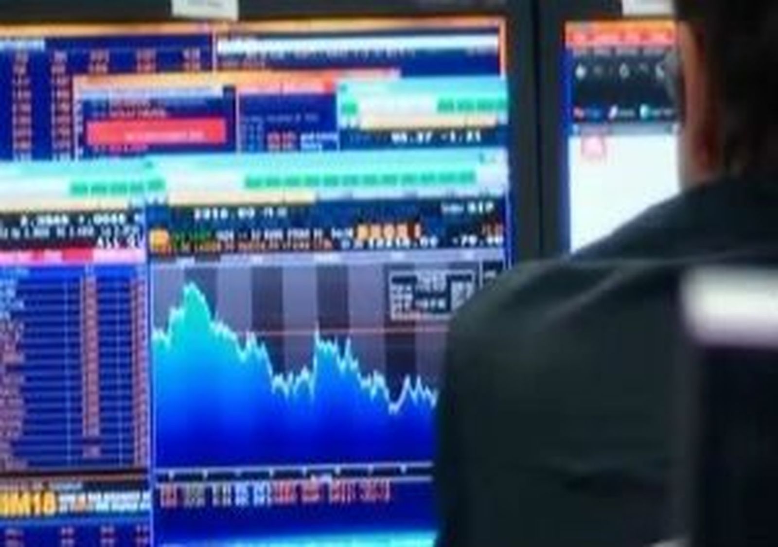 La Bolsa cae un 2,96 %, con la prima de riesgo en los 434 puntos