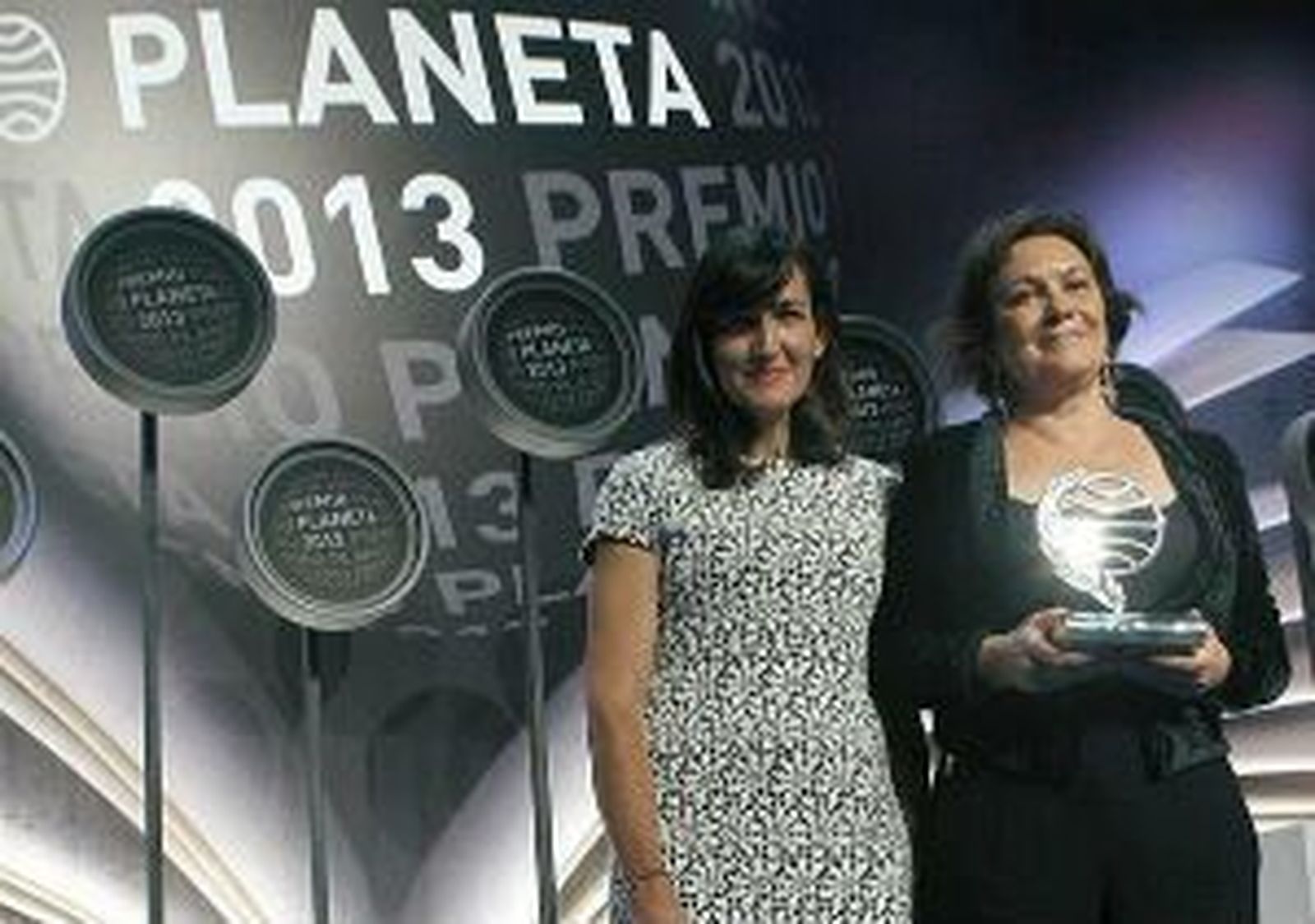 Clara Sánchez gana el Premio Planeta 2013 con 'El cielo ha vuelto'