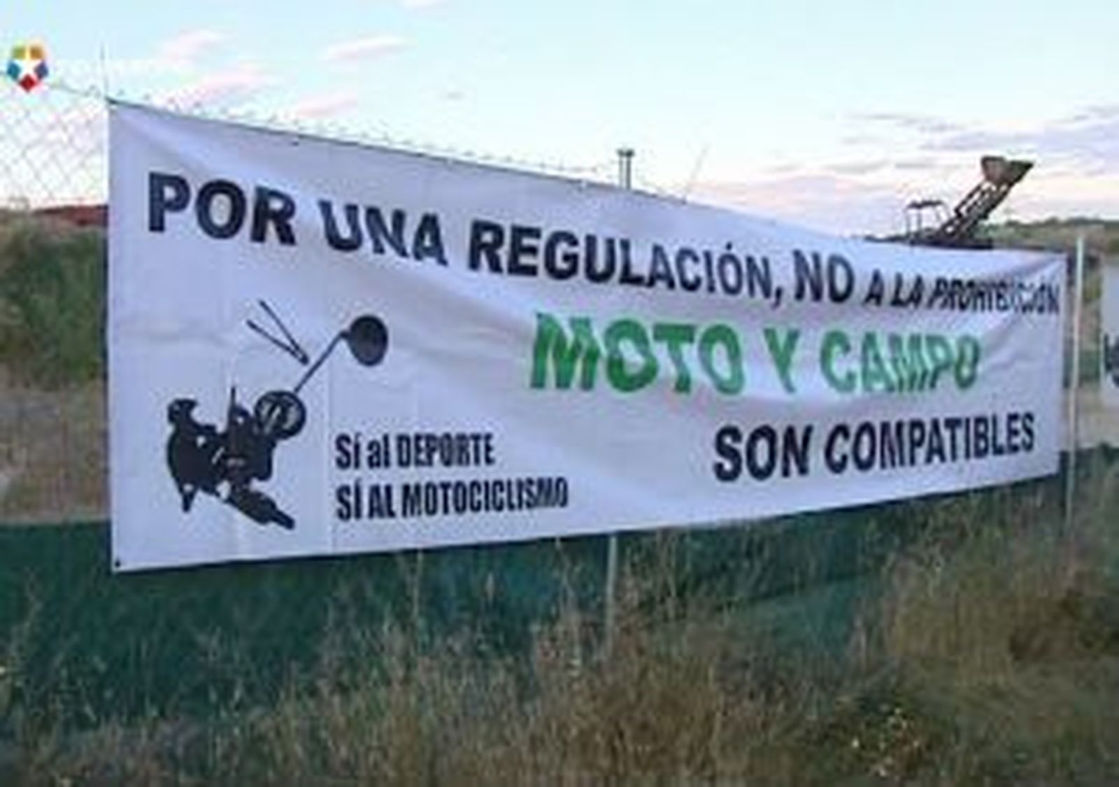 El Ayuntamiento de Villaviciosa clausura un circuito de motocross con un hombre dentro