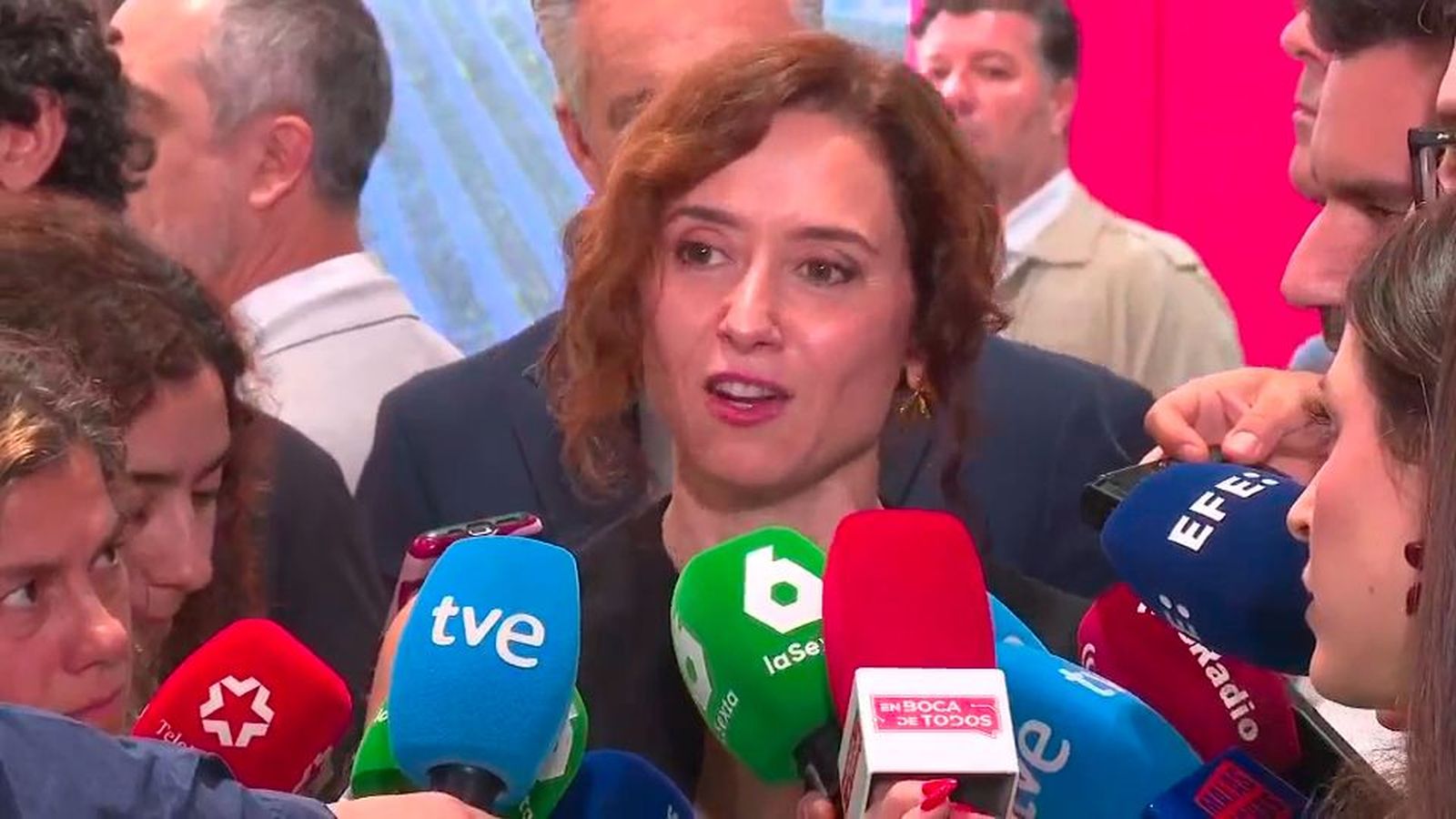 Ayuso pide estar atentos durante la campaña: El Gobierno puede recurrir a "trampas, trucos y señuelos"