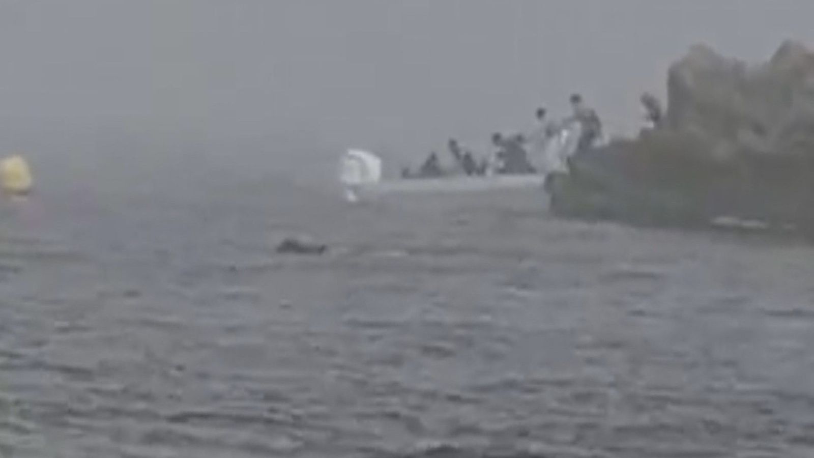 Las mafias aprovechan la niebla en el Estrecho para trasladar inmigrantes de Ceuta a la Península en narcolanchas