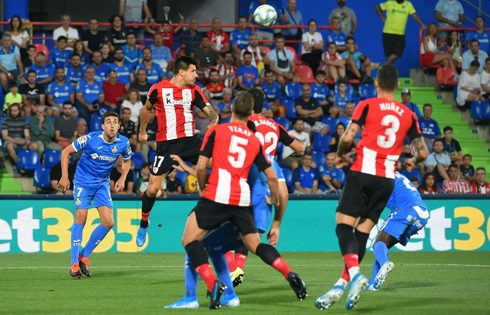 Balón aéreo en el Getafe-Athletic