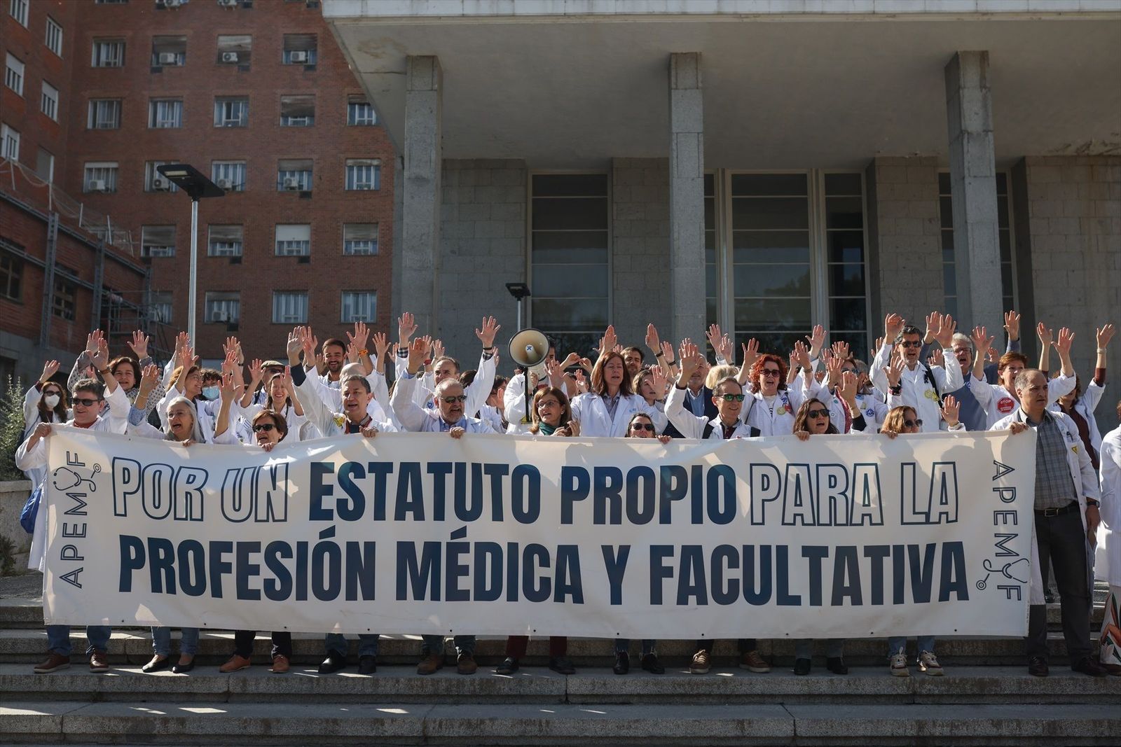 Nueva semana de huelga de los médicos que ya anuncian nuevos paros en junio