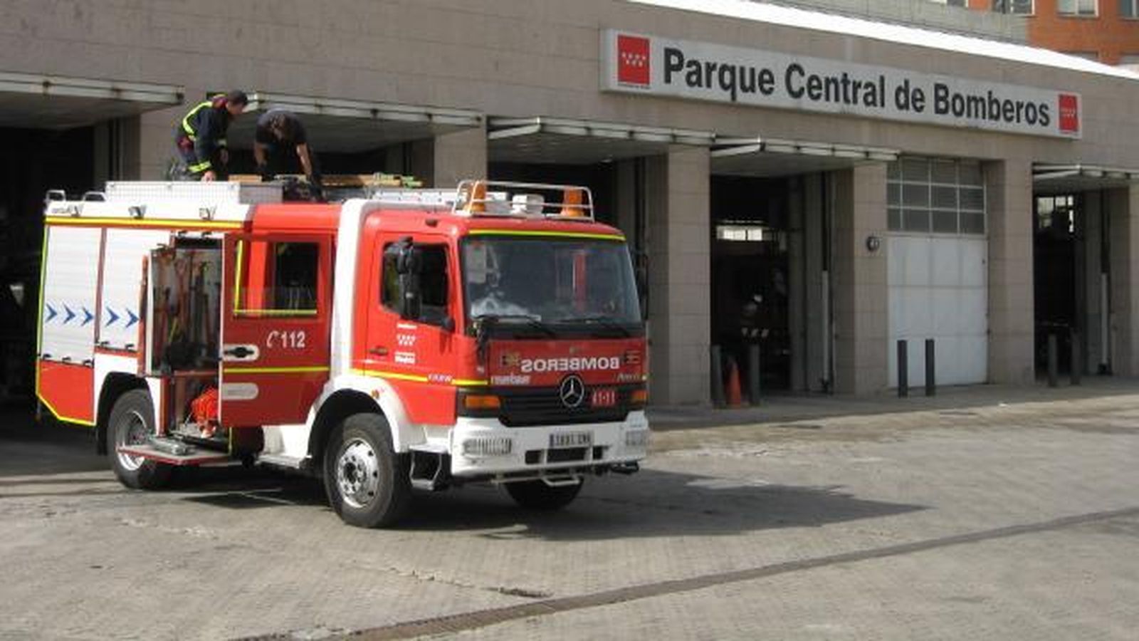Gabriel Muñoz, Director de la Asociación Profesional de Técnicos de Bomberos "Jamás dejes una vela ni luces de navidad encendidas de noche"