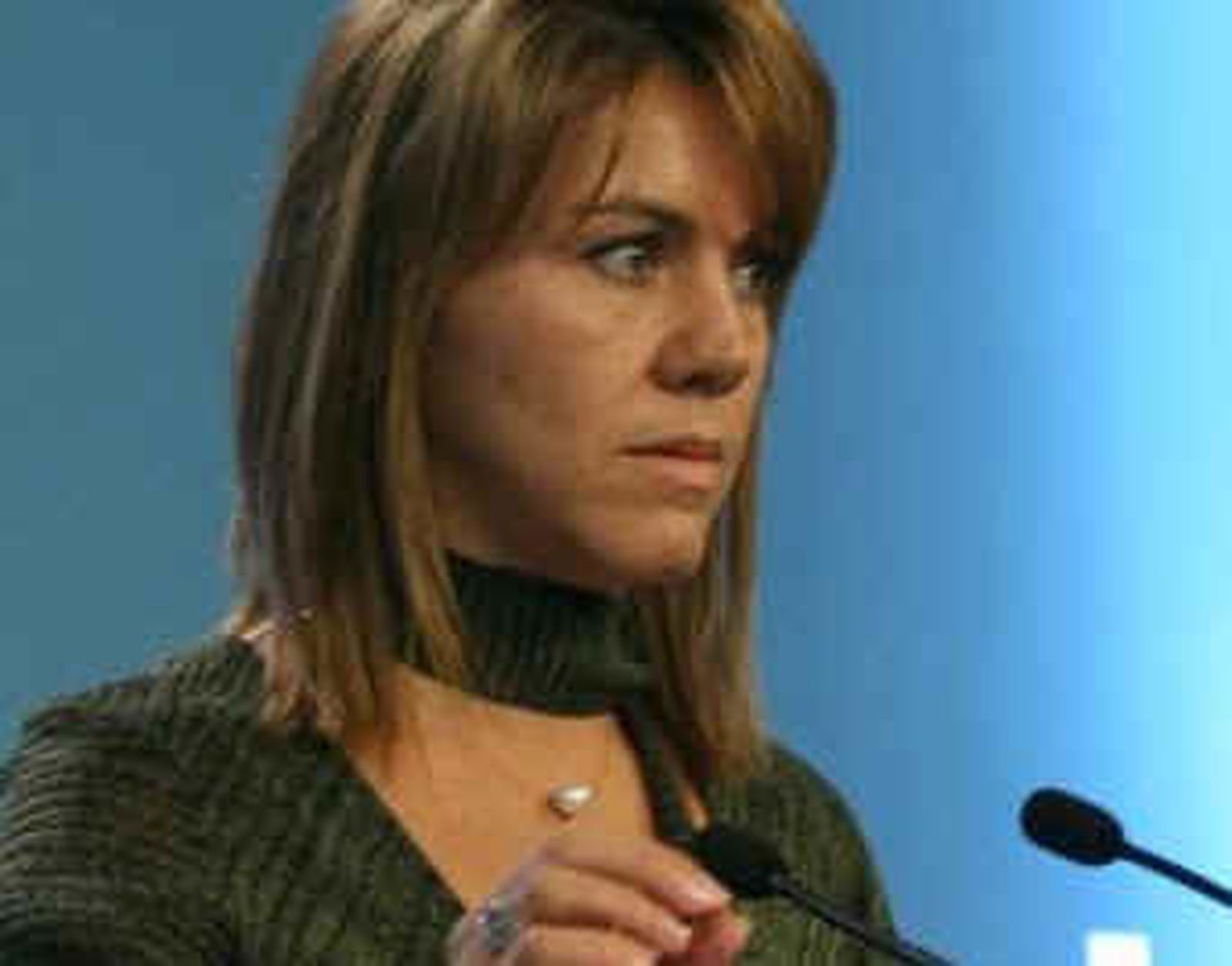 Cospedal cumple un mes de Gobierno marcado por la polémica de las cuentas