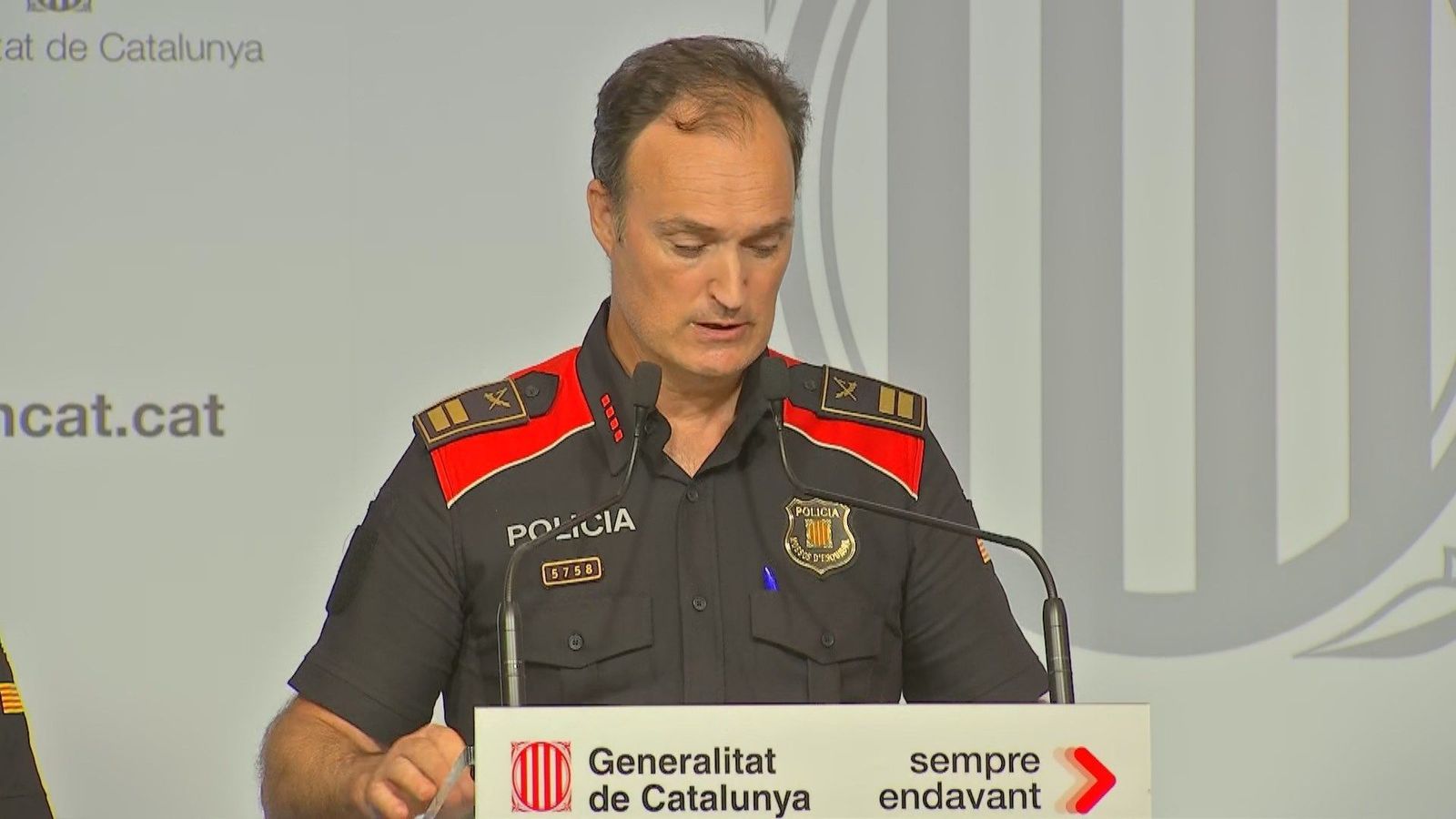 Los Mossos pensaban detener a Puigdemont en la Ciutadella pero un “muro humano” se lo impidió"