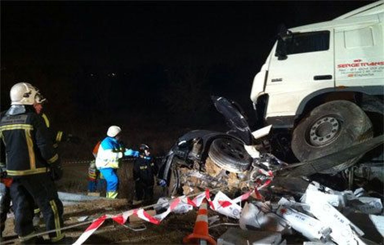 Muere un hombre a causa de un accidente entre dos camiones y un turismo en la M-45