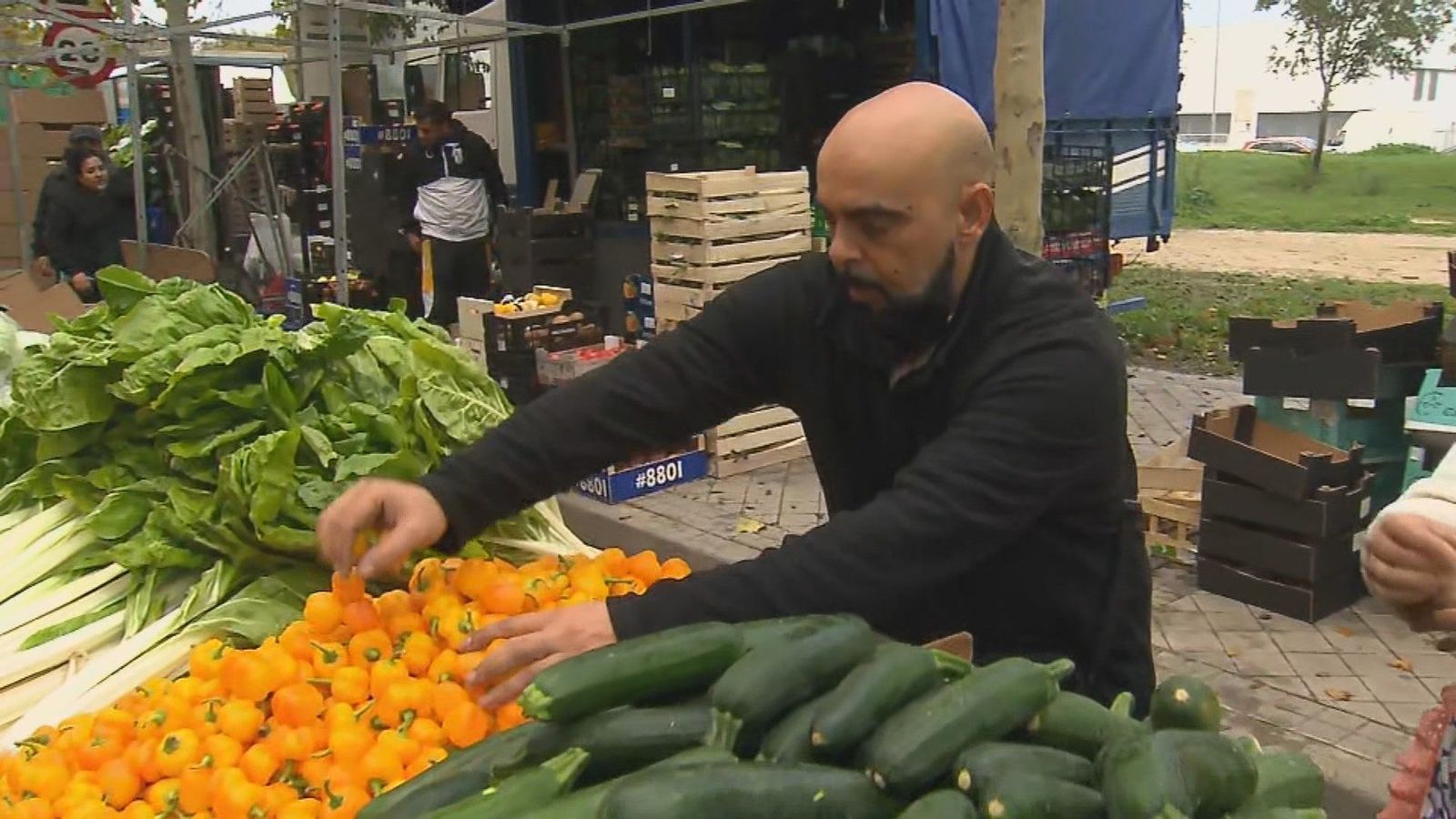 Los comerciantes del mercadillo de Leganés, indignados por el cambio de ubicación