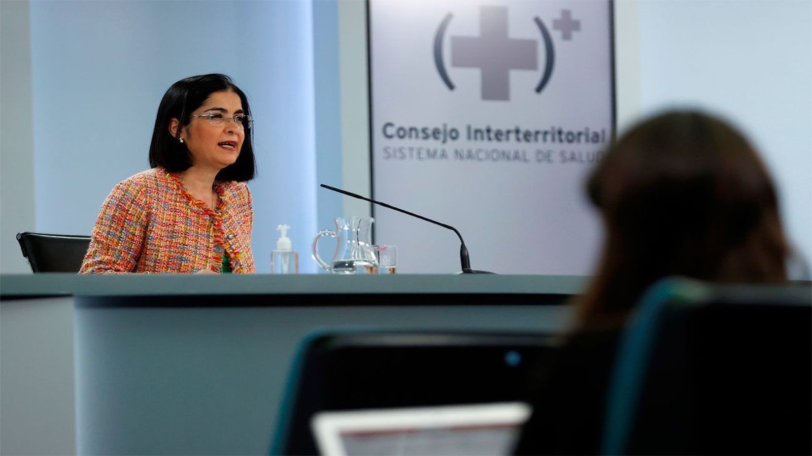 Darias pide  responsabilidad y “compromiso” a los jóvenes para frenar la transmisión