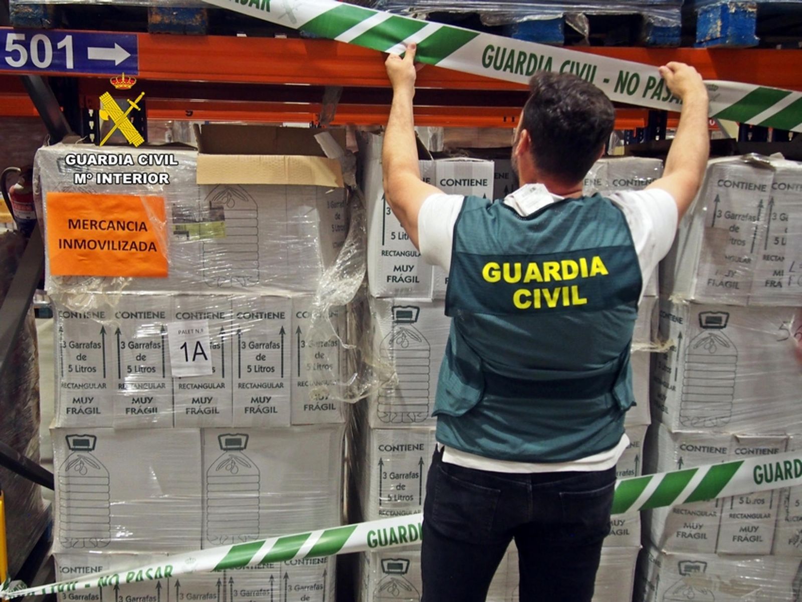 La Guardia Civil investiga a nueve personas por su implicación en la comercialización ilegal de aceite de oliva