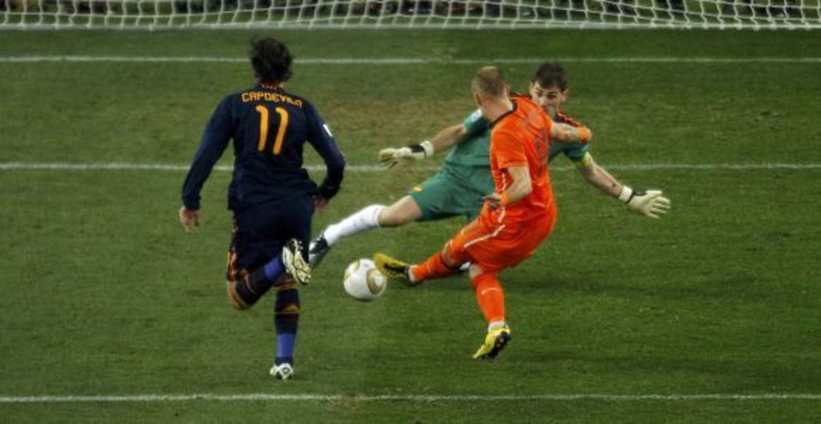 Robben ante Casillas
