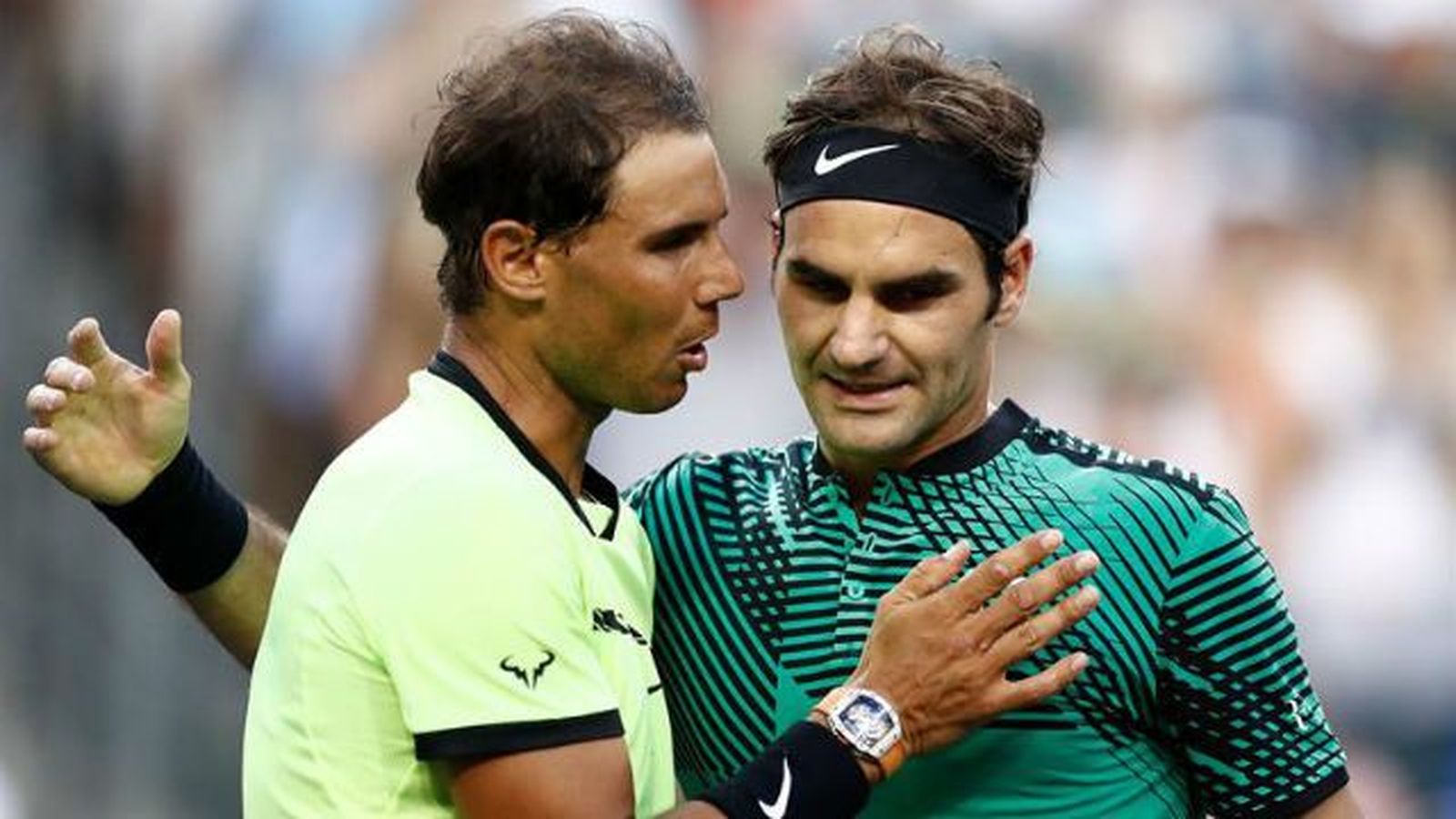 Federer se acerca a Nadal