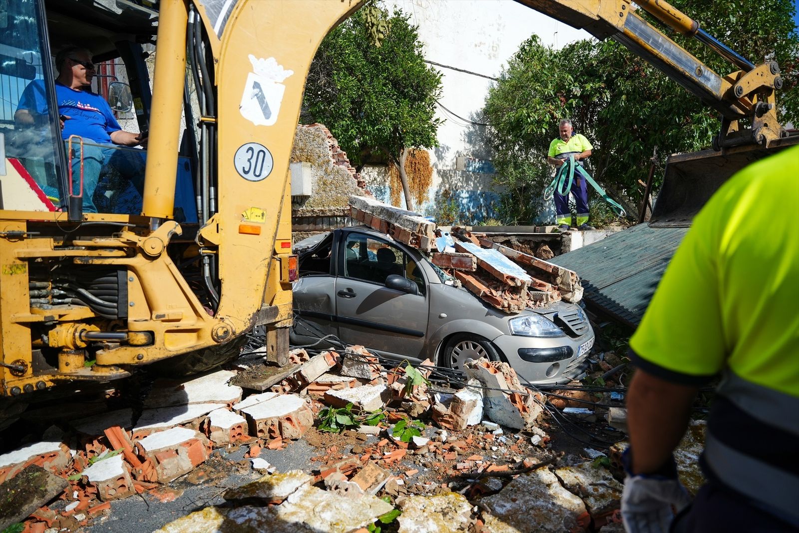 Incidencias provocadas por un pequeño tornado en Gibraleón (Huelva)