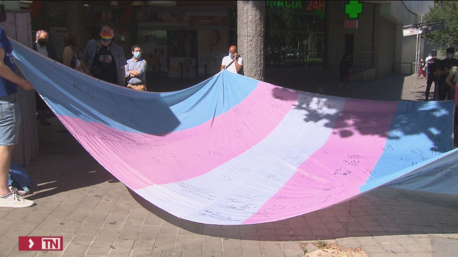bandera trans