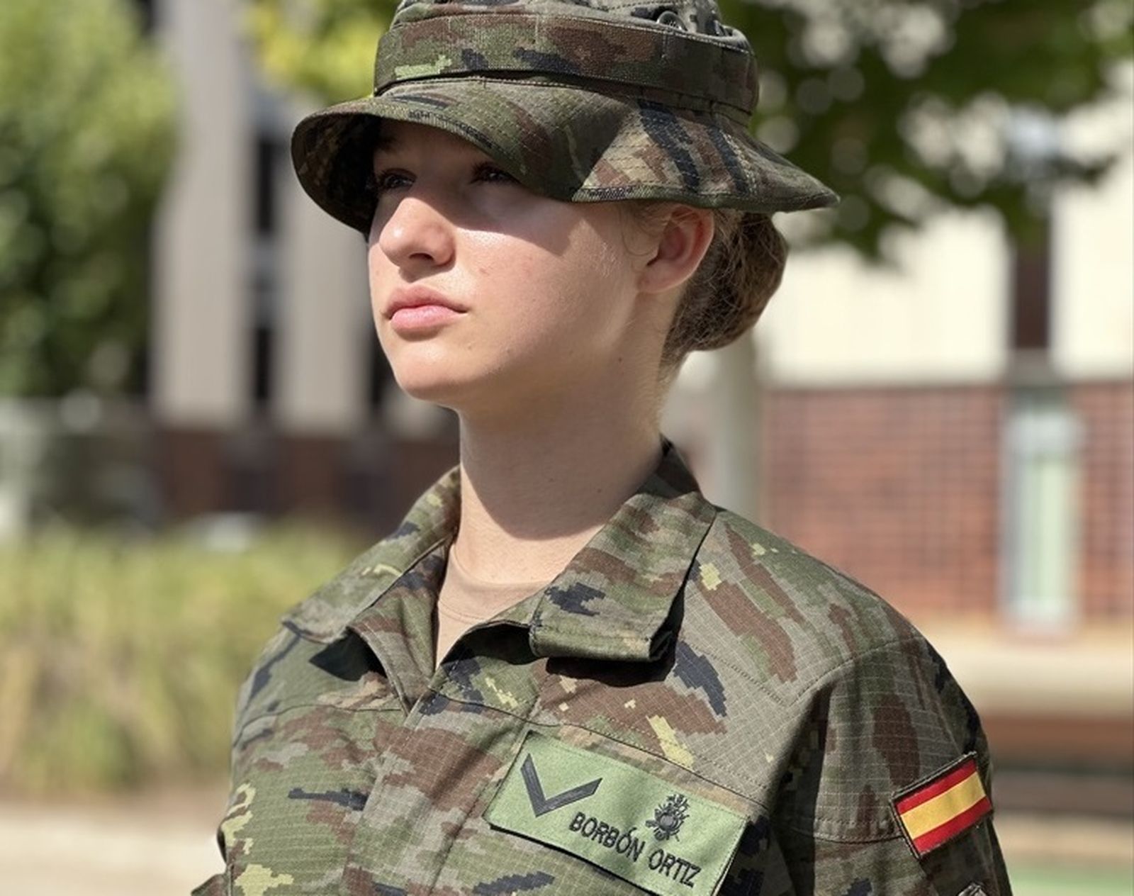 La princesa Leonor, en su primer día vestida de uniforme.