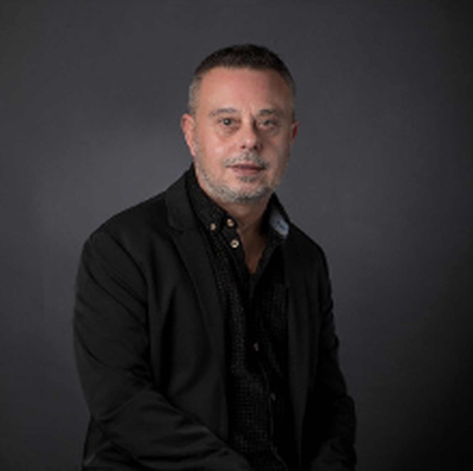 Tony Hill, escritor